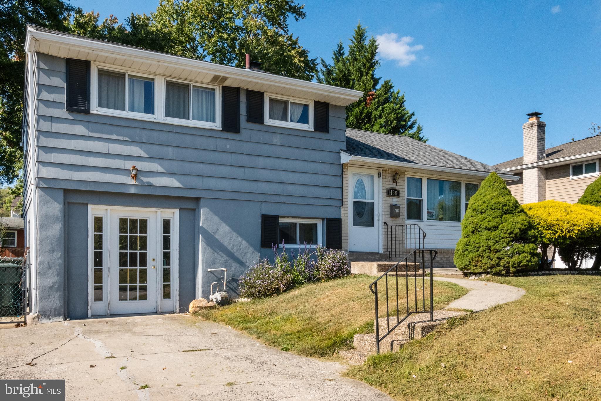 1438 DORIS ROAD