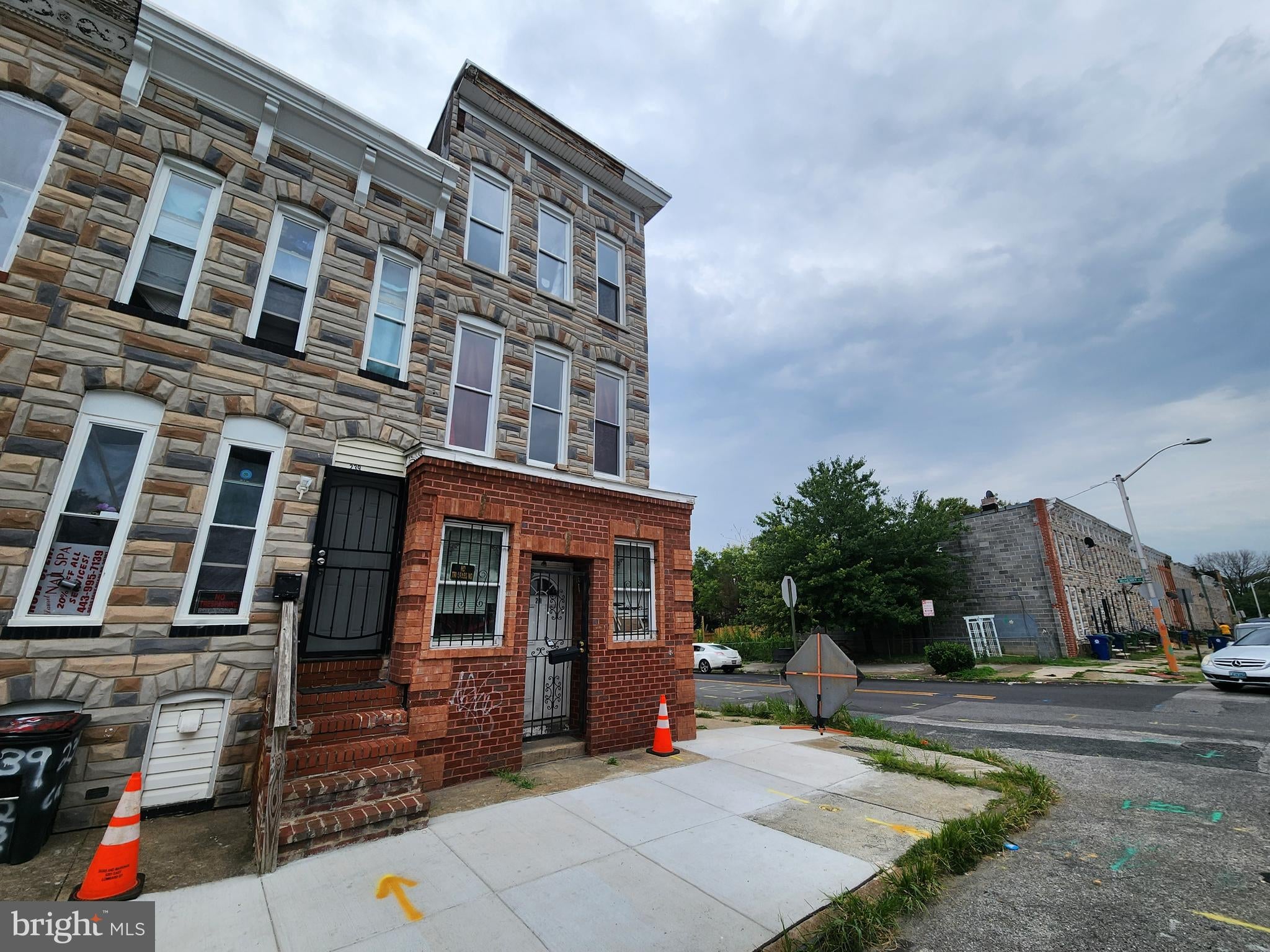 241 S CALHOUN STREET