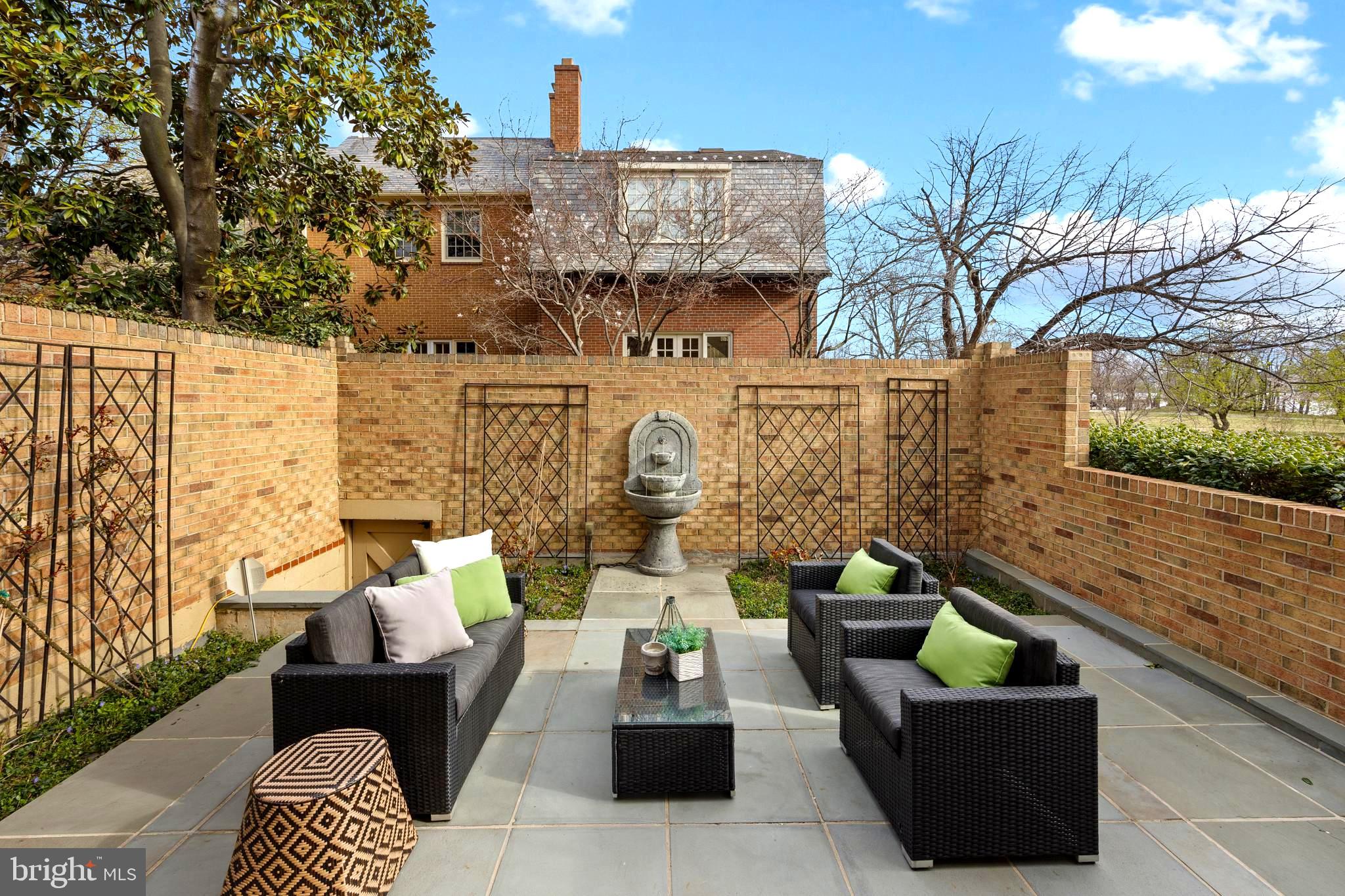 OLD TOWN - Residential