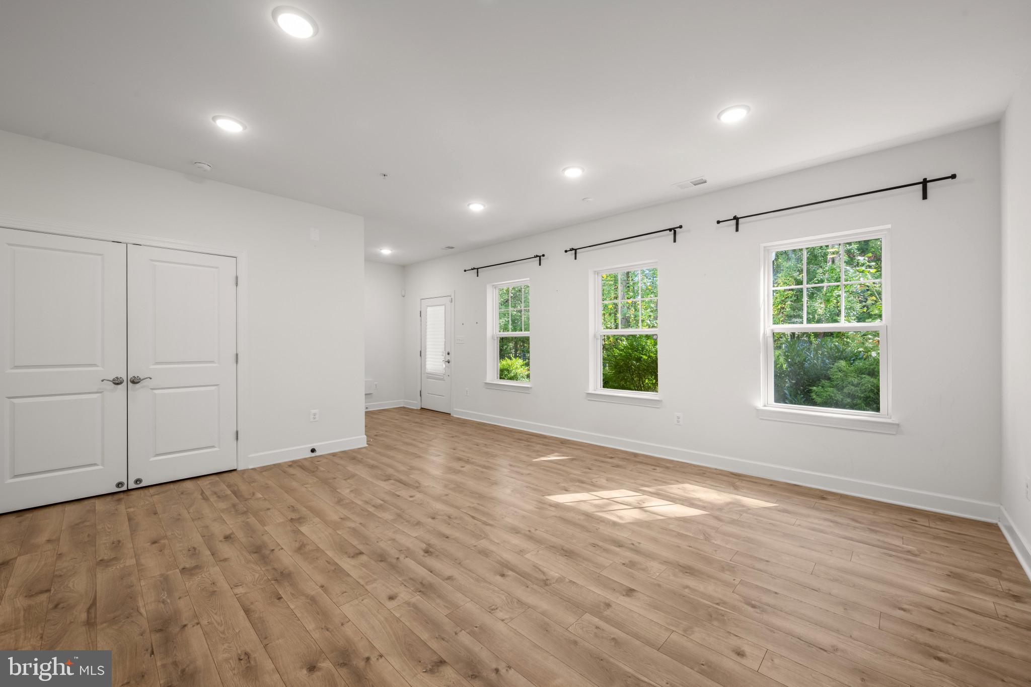 1523 BURNELL DRIVE