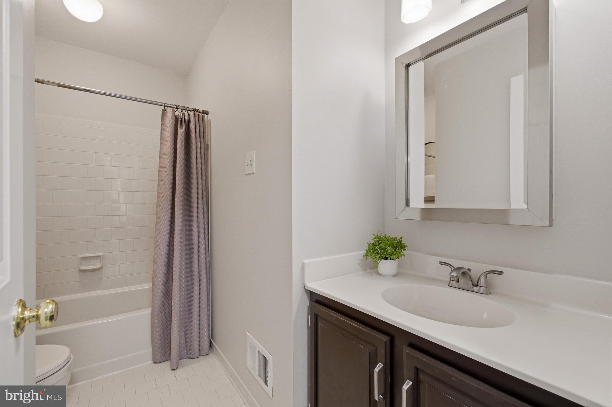 BRAMPTON HILLS - Residential