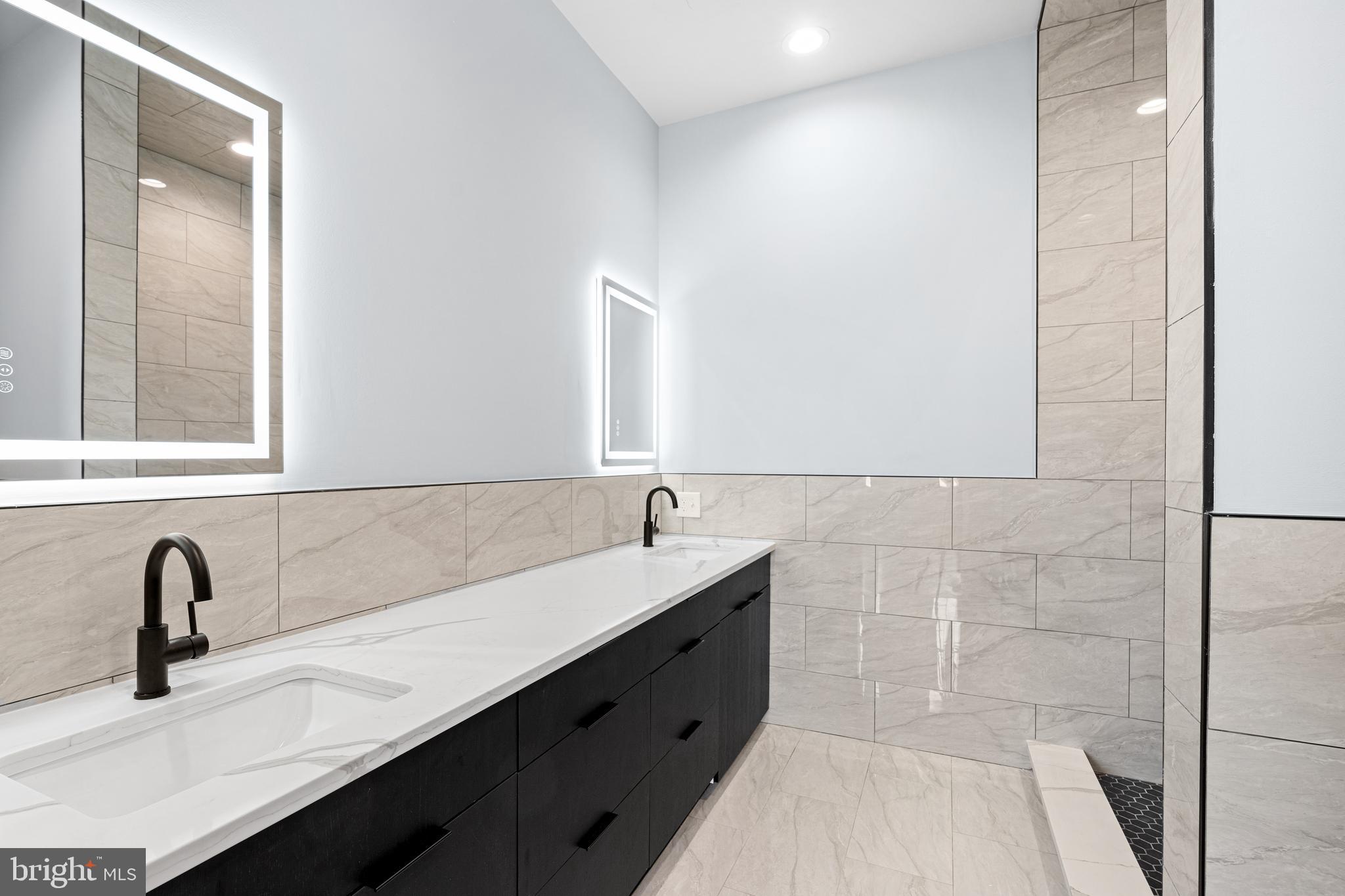 STRAWBERRY MANSION - Residential