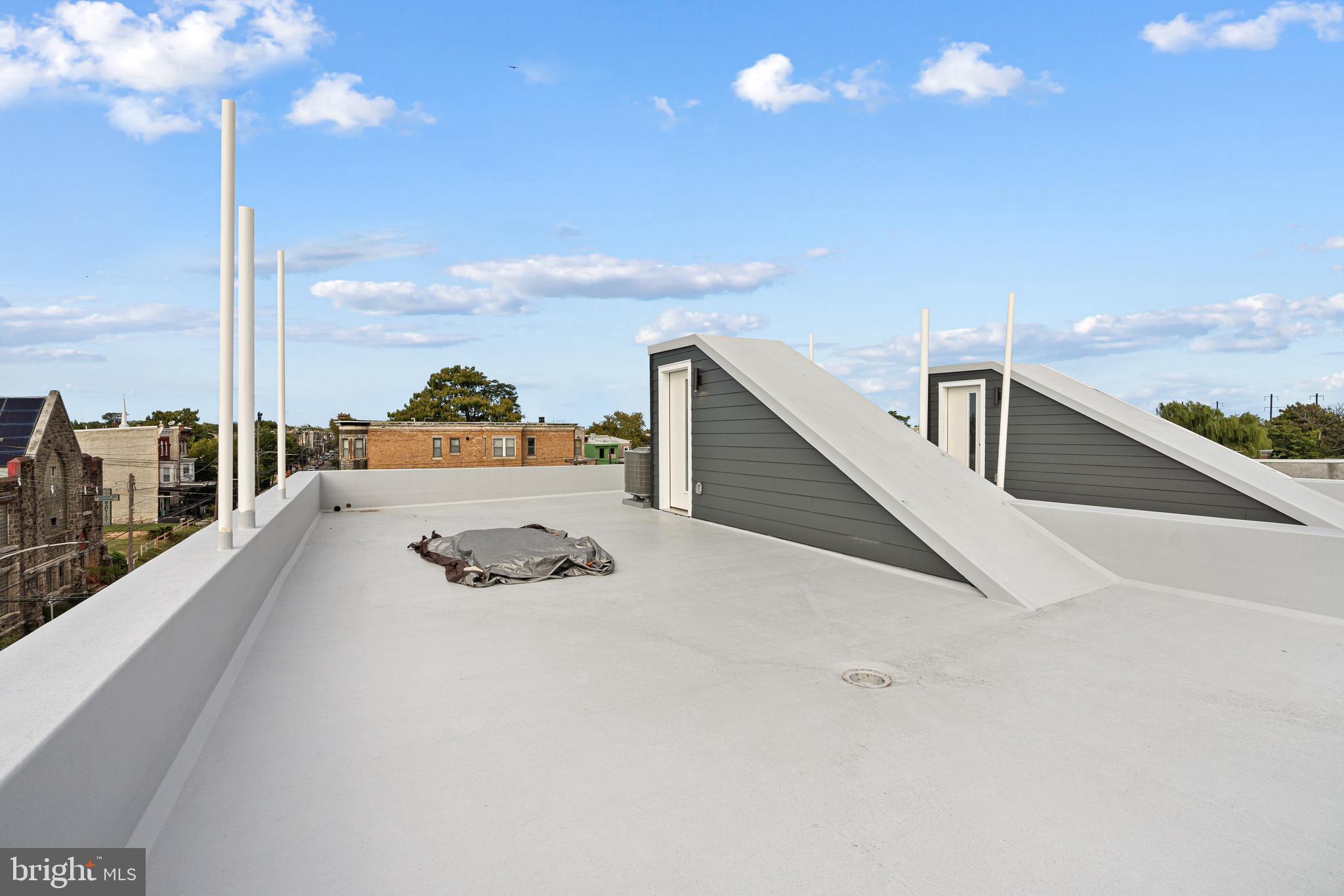 STRAWBERRY MANSION - Residential