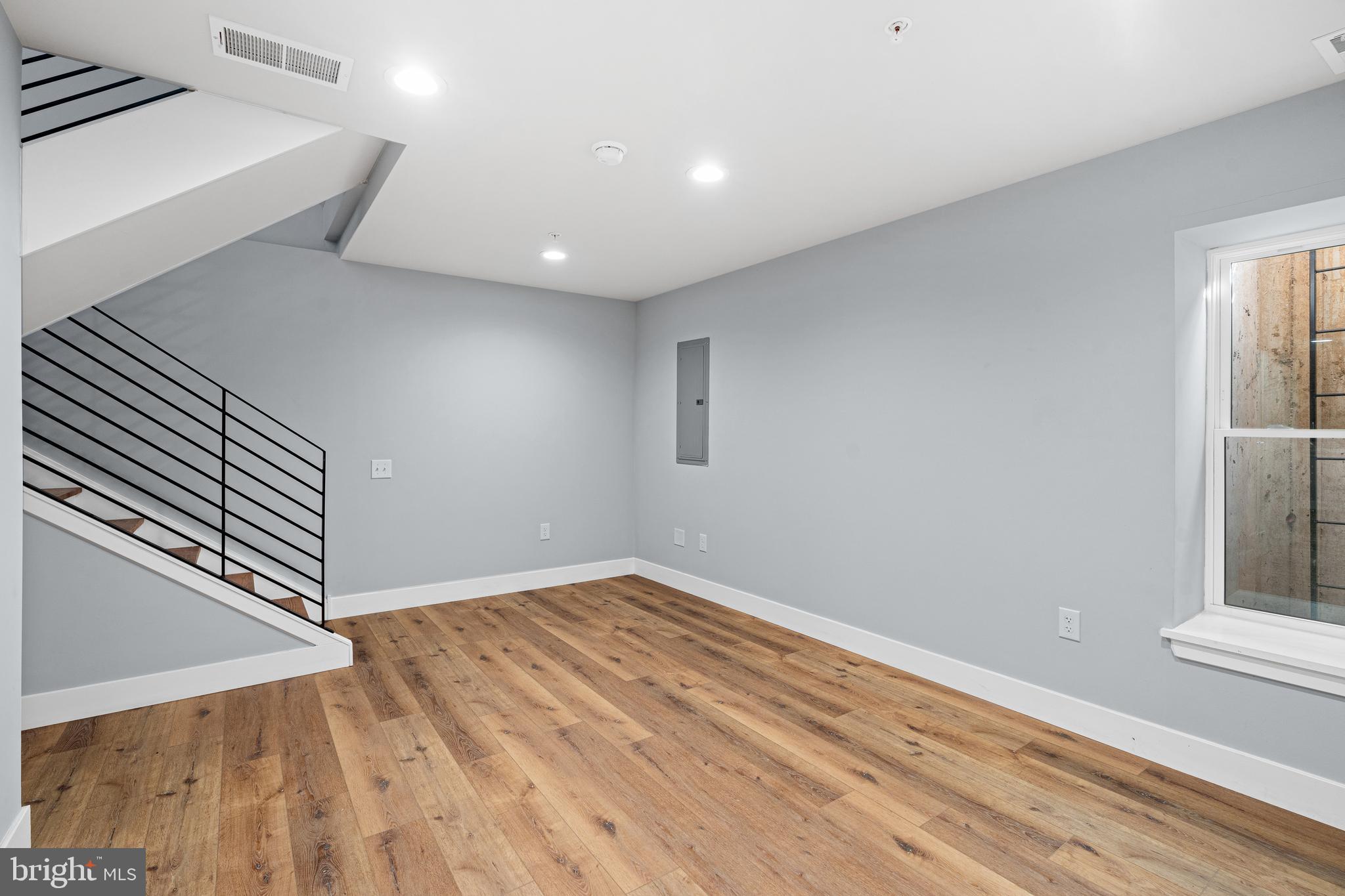 STRAWBERRY MANSION - Residential