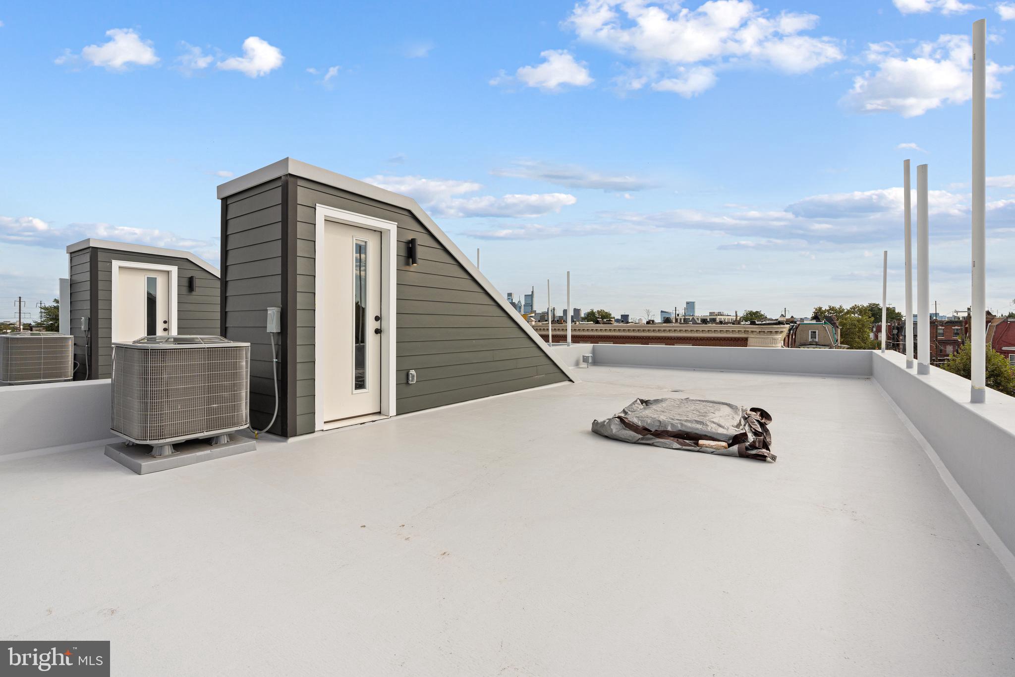 STRAWBERRY MANSION - Residential