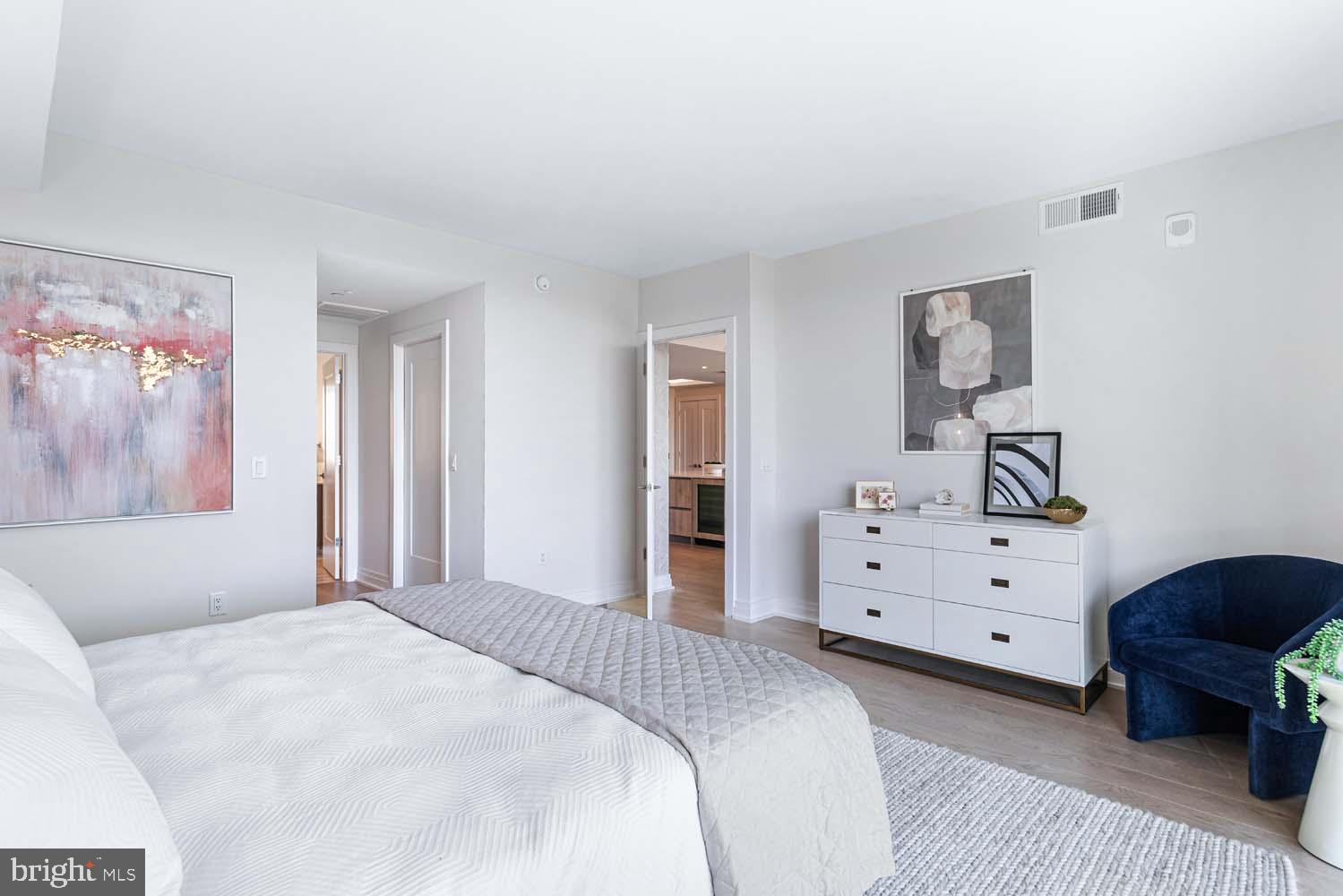 OLD TOWN ALEXANDRIA - Residential