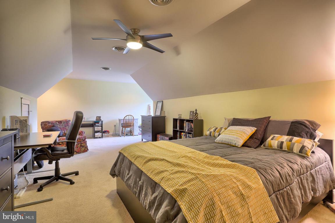 STONEHENGE - Residential