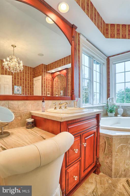 STONEHENGE - Residential