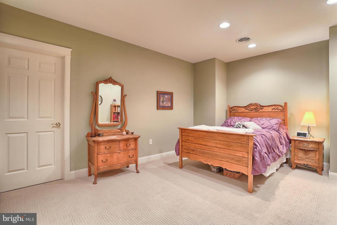 STONEHENGE - Residential