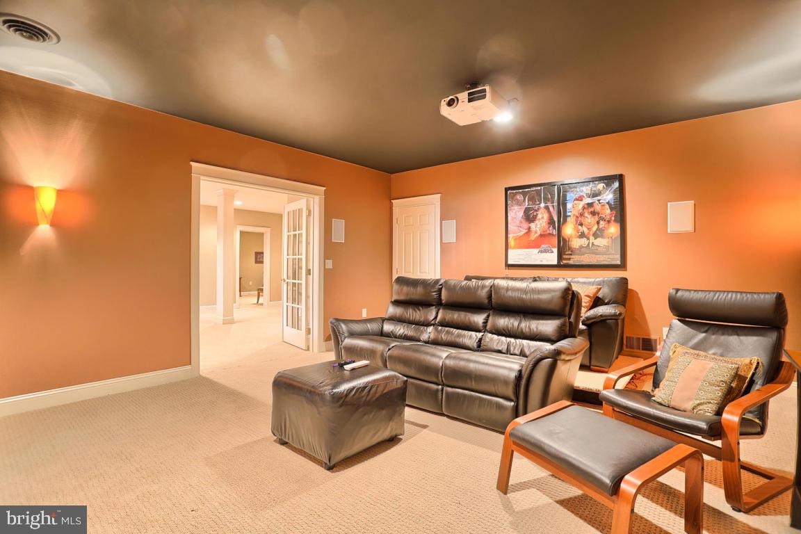 STONEHENGE - Residential