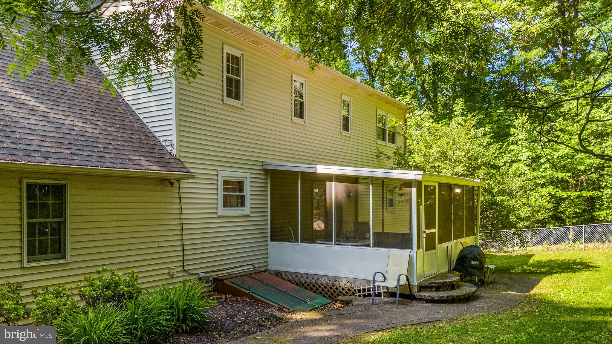 MOHNTON LAWN - Residential