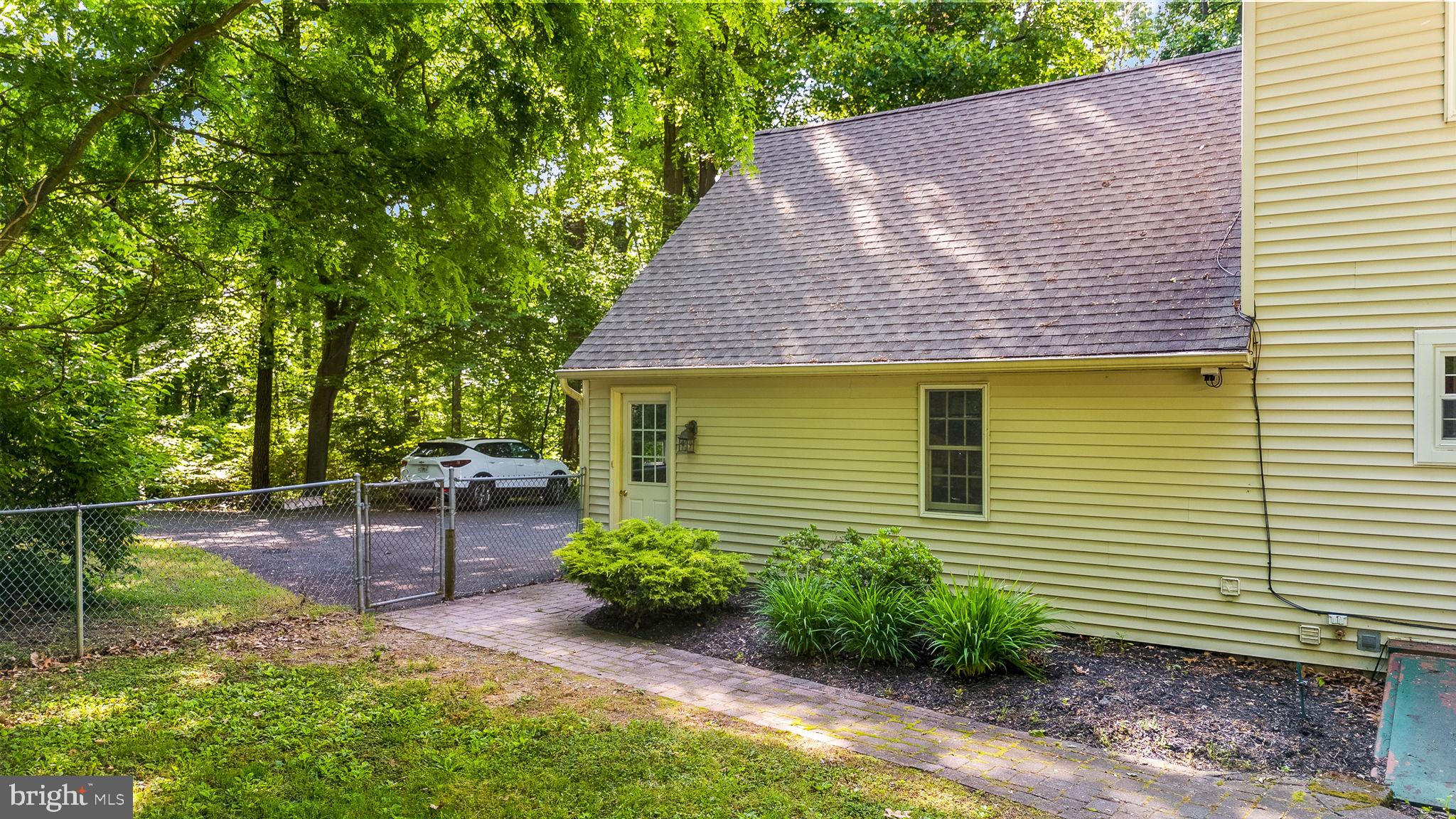 MOHNTON LAWN - Residential