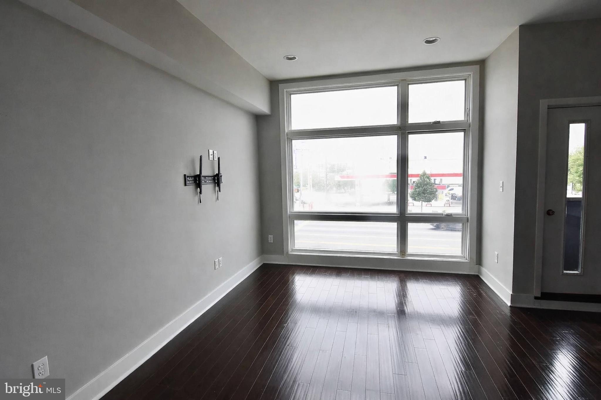 826 N BROAD STREET 3