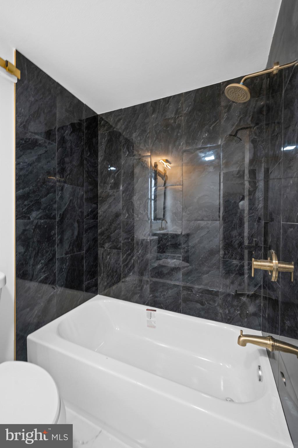 WHITEHALL - Residential