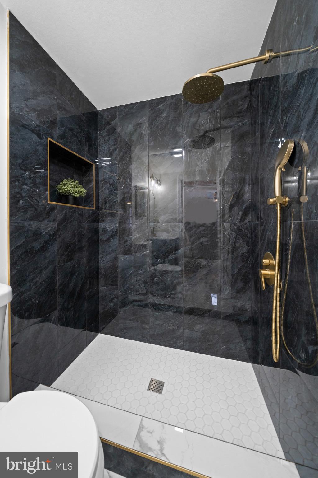 WHITEHALL - Residential