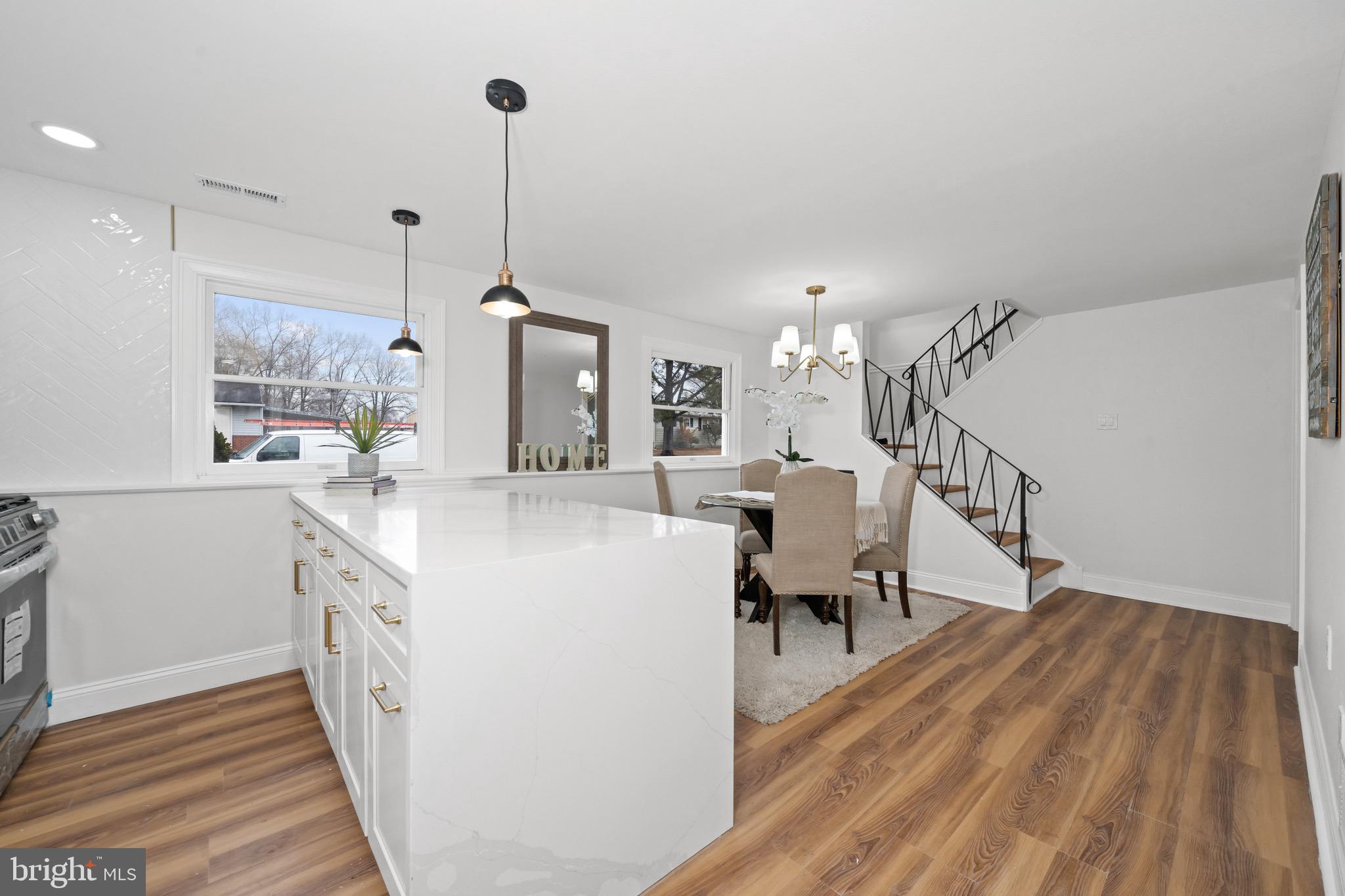 WHITEHALL - Residential