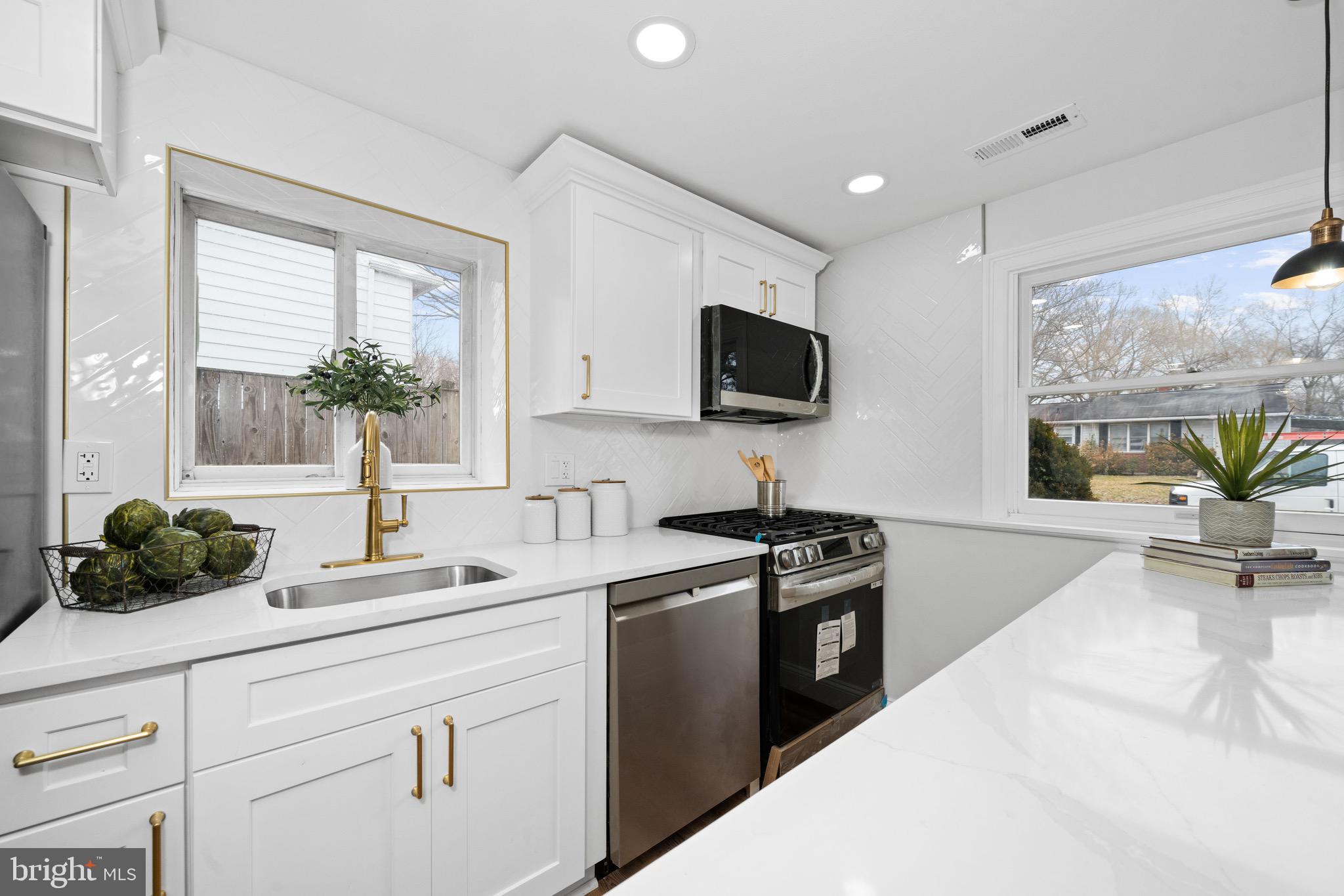 WHITEHALL - Residential