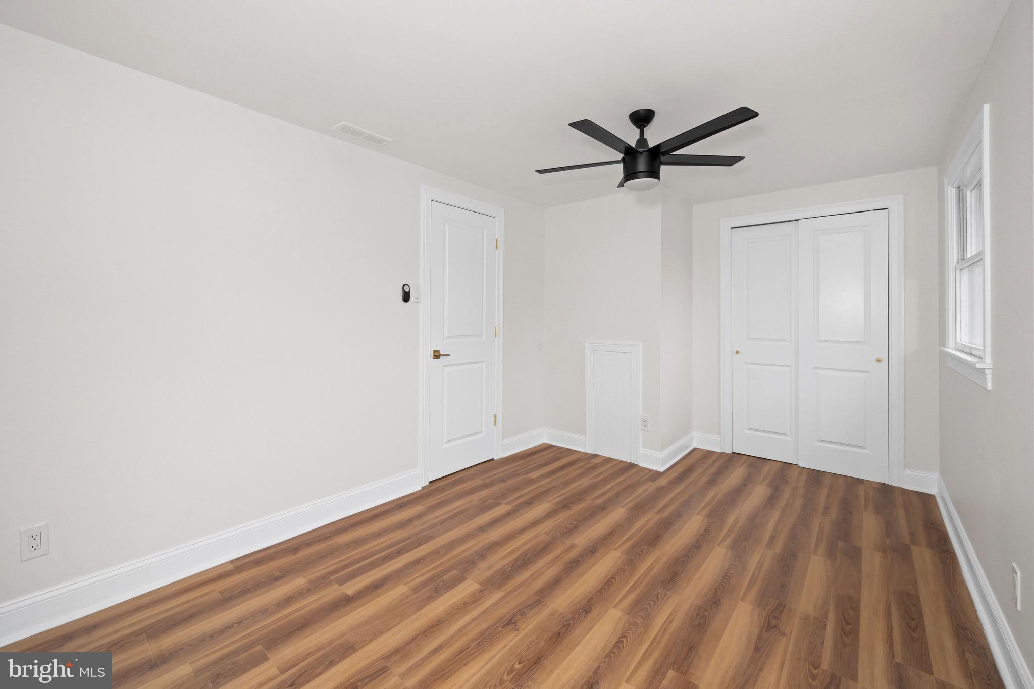 WHITEHALL - Residential