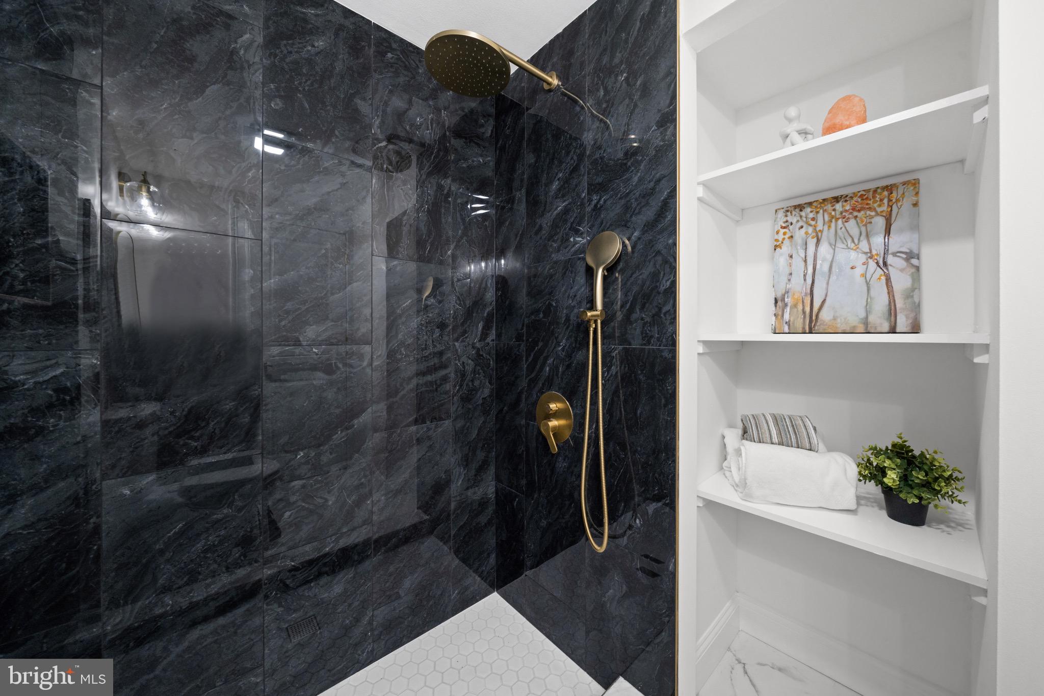 WHITEHALL - Residential