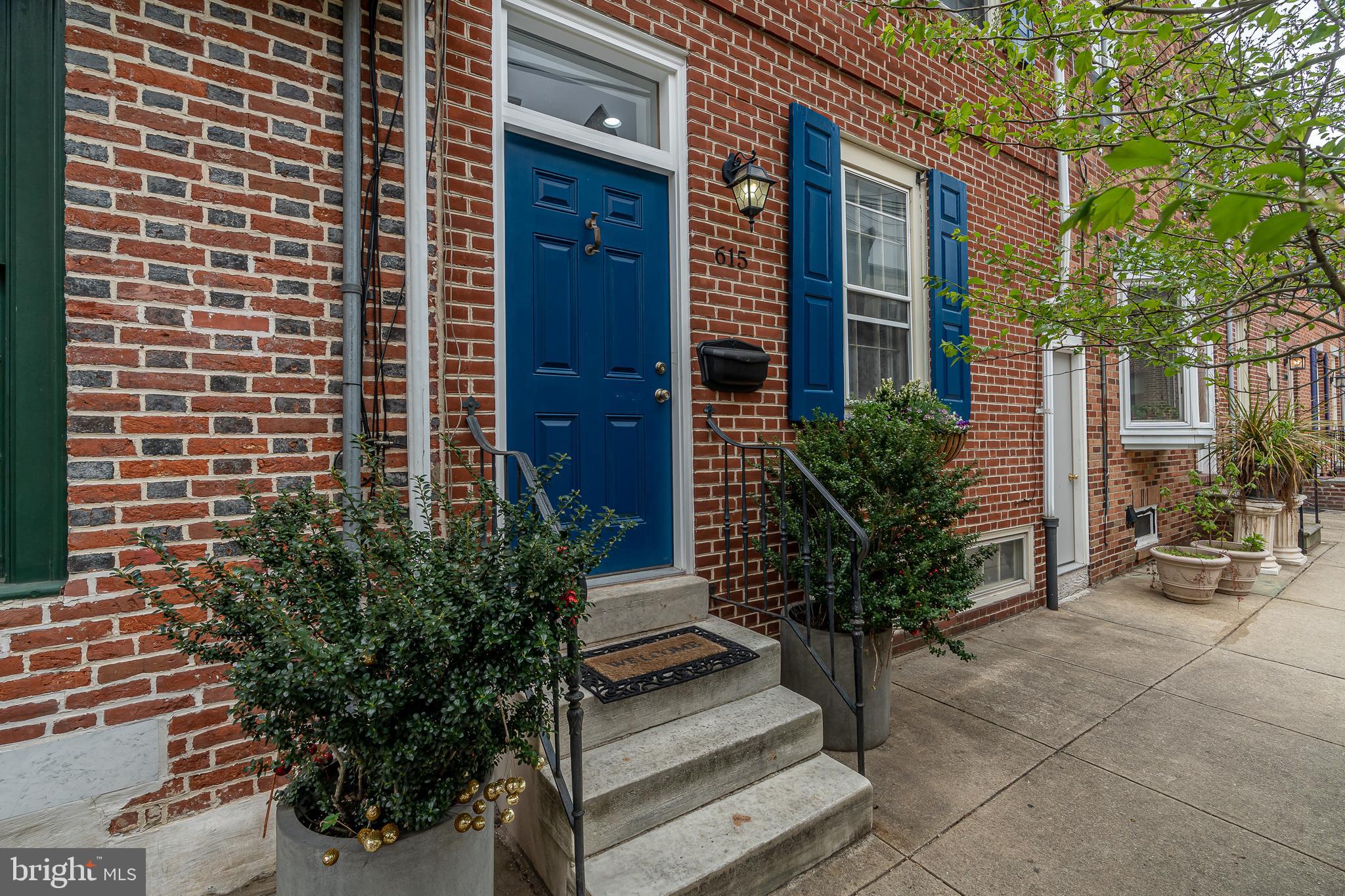 QUEEN VILLAGE - Residential