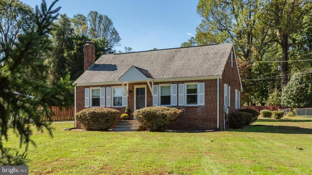 Photo of 650 Walker Road, GREAT FALLS, VA 22066 (MLS # VAFX2347424)