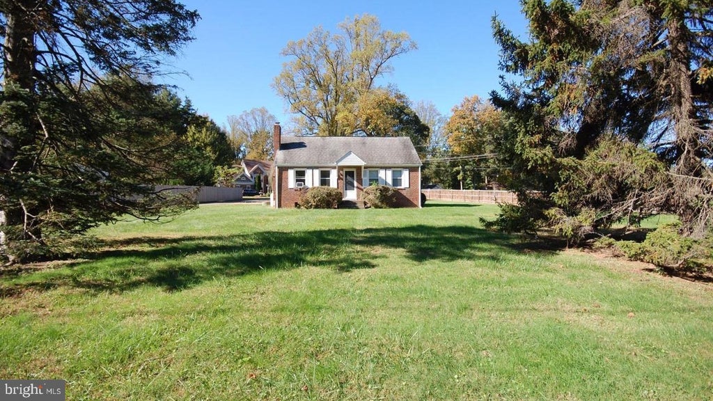 Photo of 650 Walker Road, GREAT FALLS, VA 22066 (MLS # VAFX2347424)