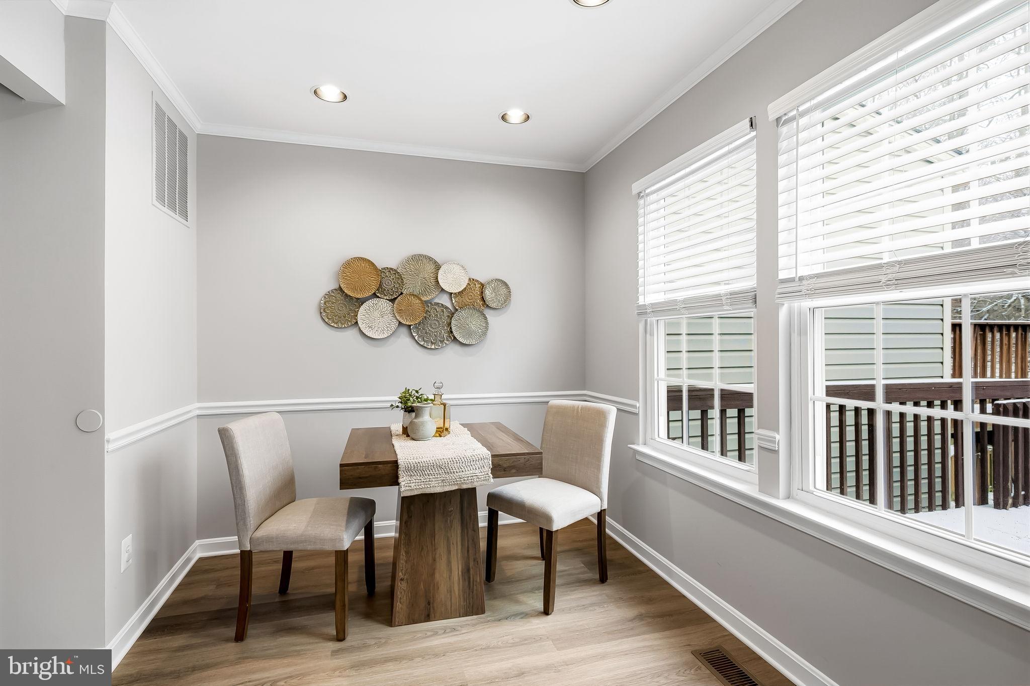 CONSTANT FRIENDSHIP - Residential