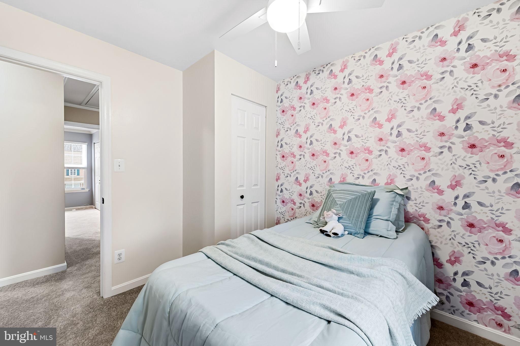 CONSTANT FRIENDSHIP - Residential