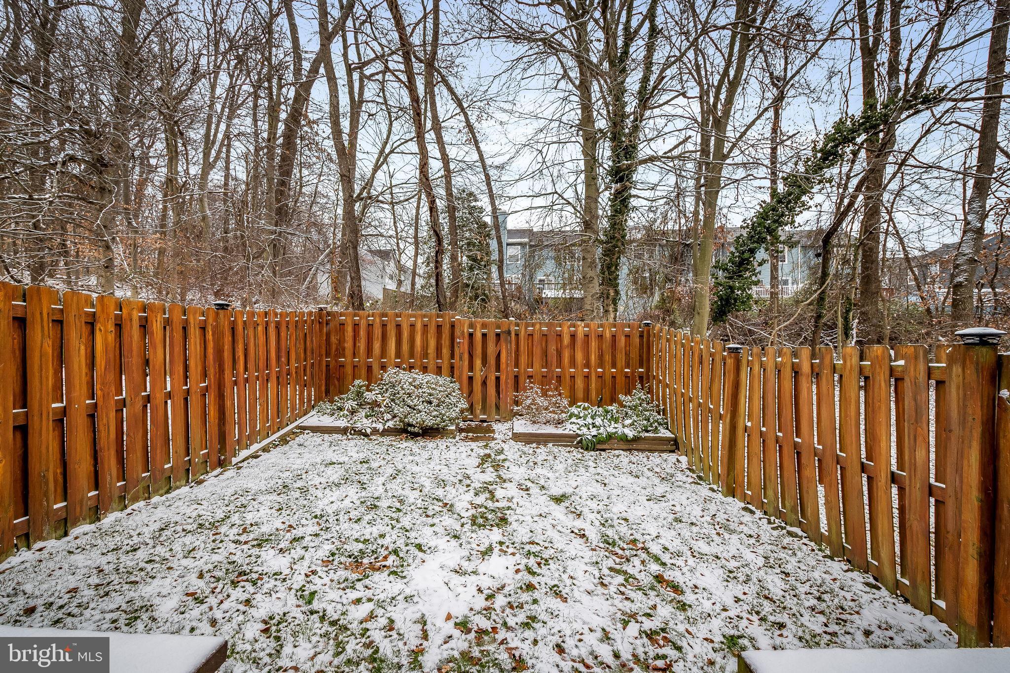 CONSTANT FRIENDSHIP - Residential