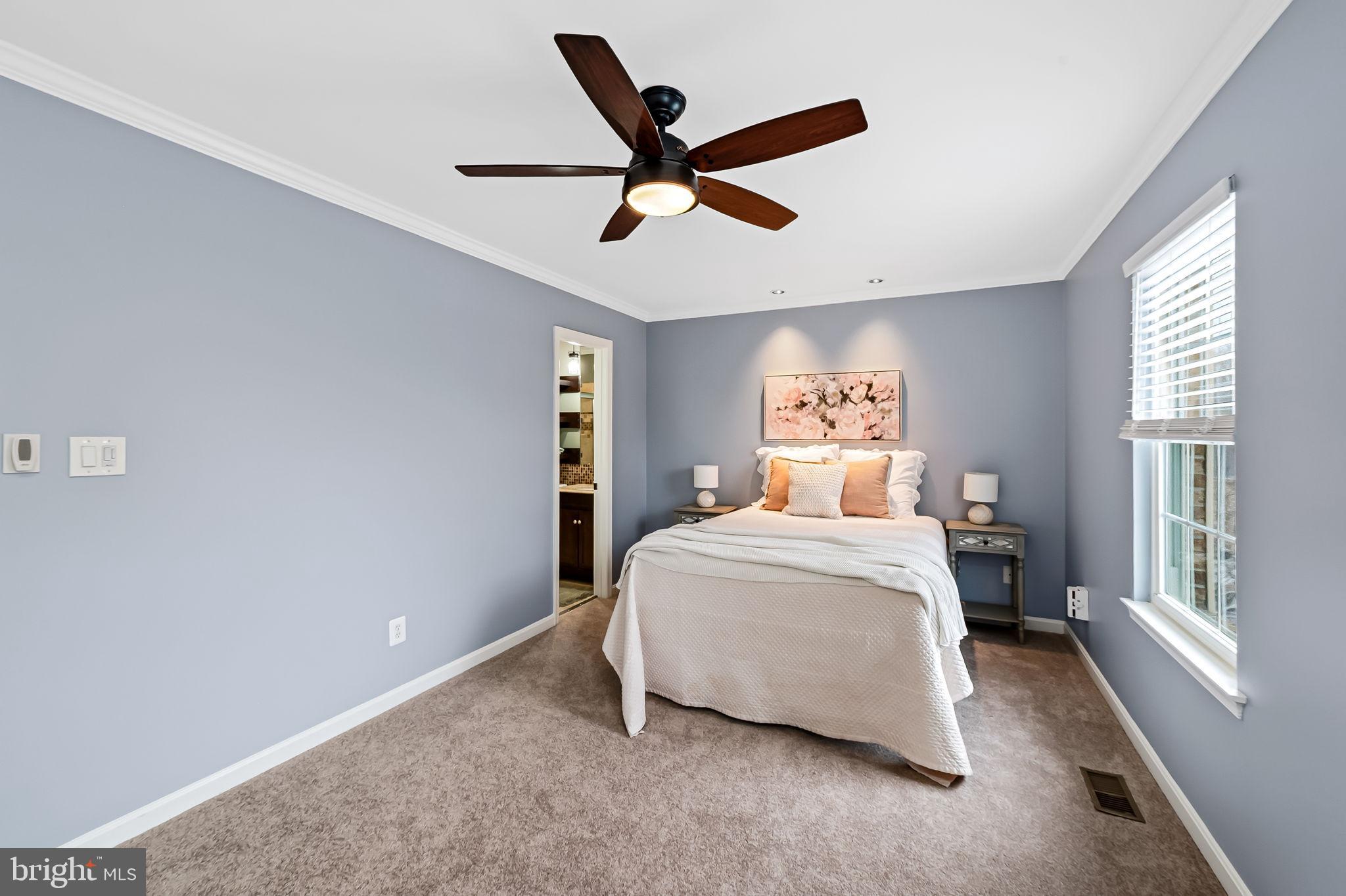 CONSTANT FRIENDSHIP - Residential