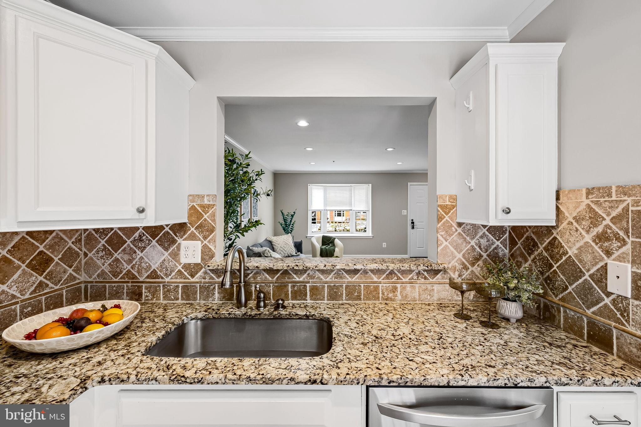 CONSTANT FRIENDSHIP - Residential