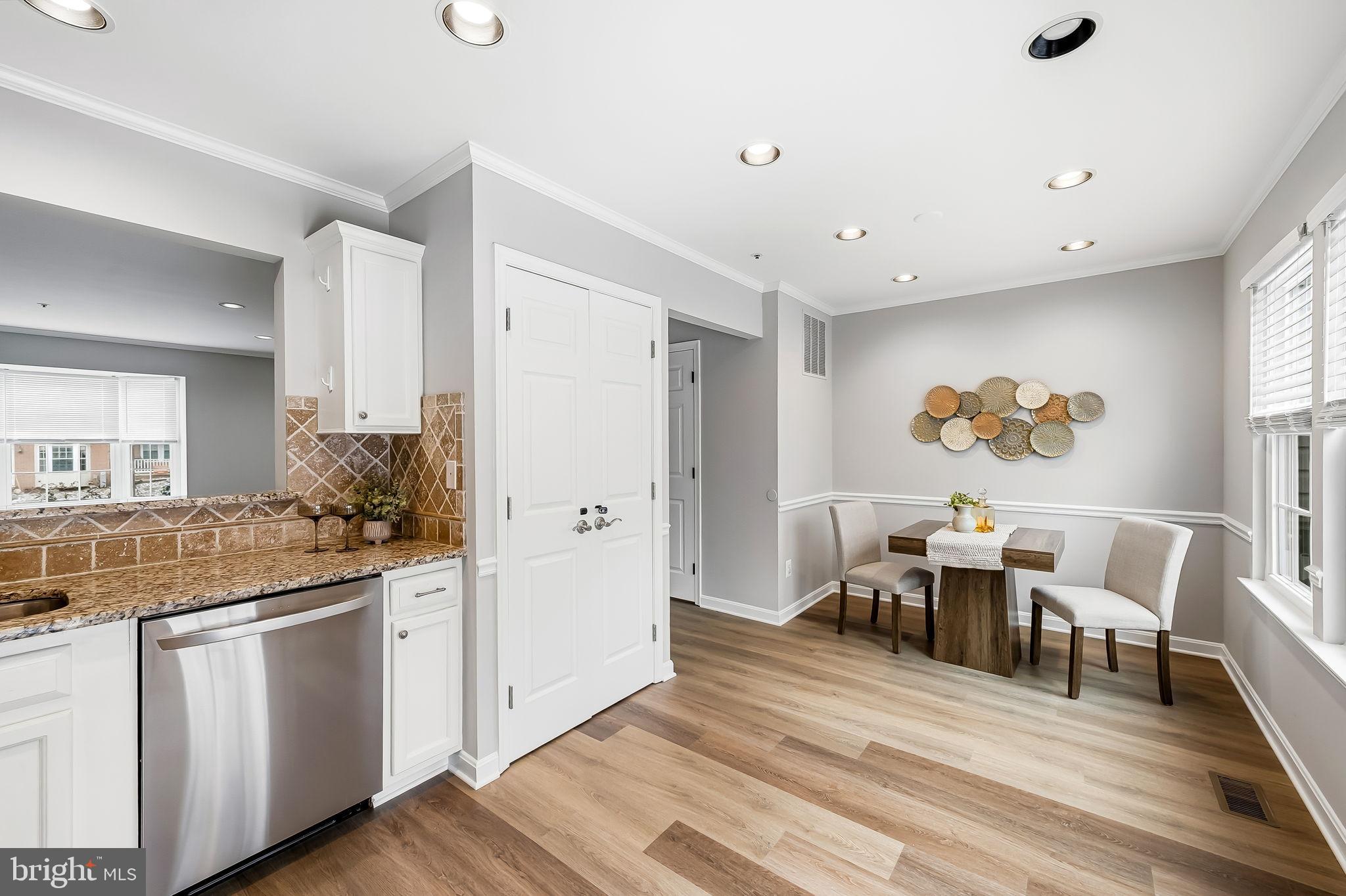 CONSTANT FRIENDSHIP - Residential