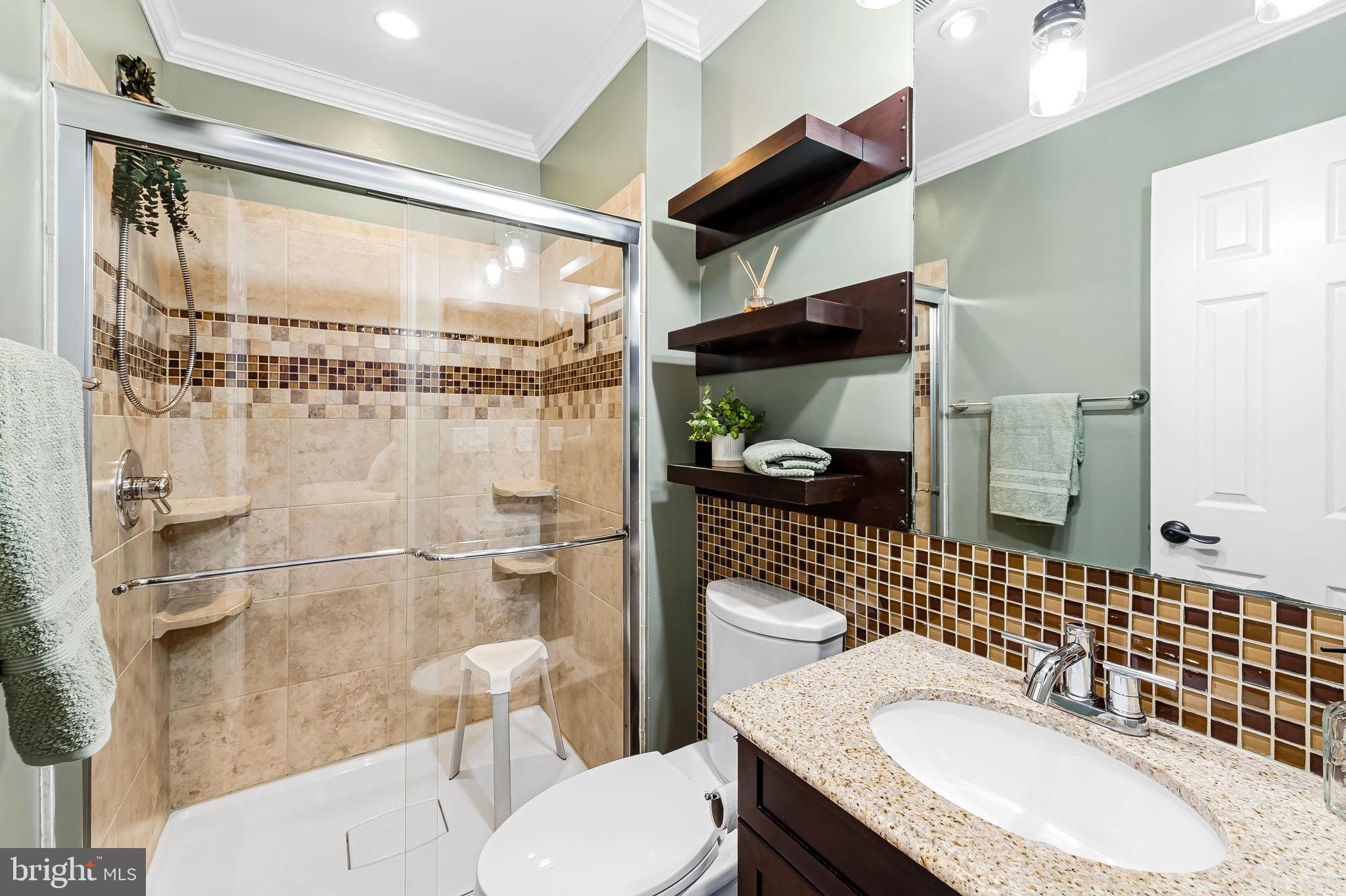 CONSTANT FRIENDSHIP - Residential