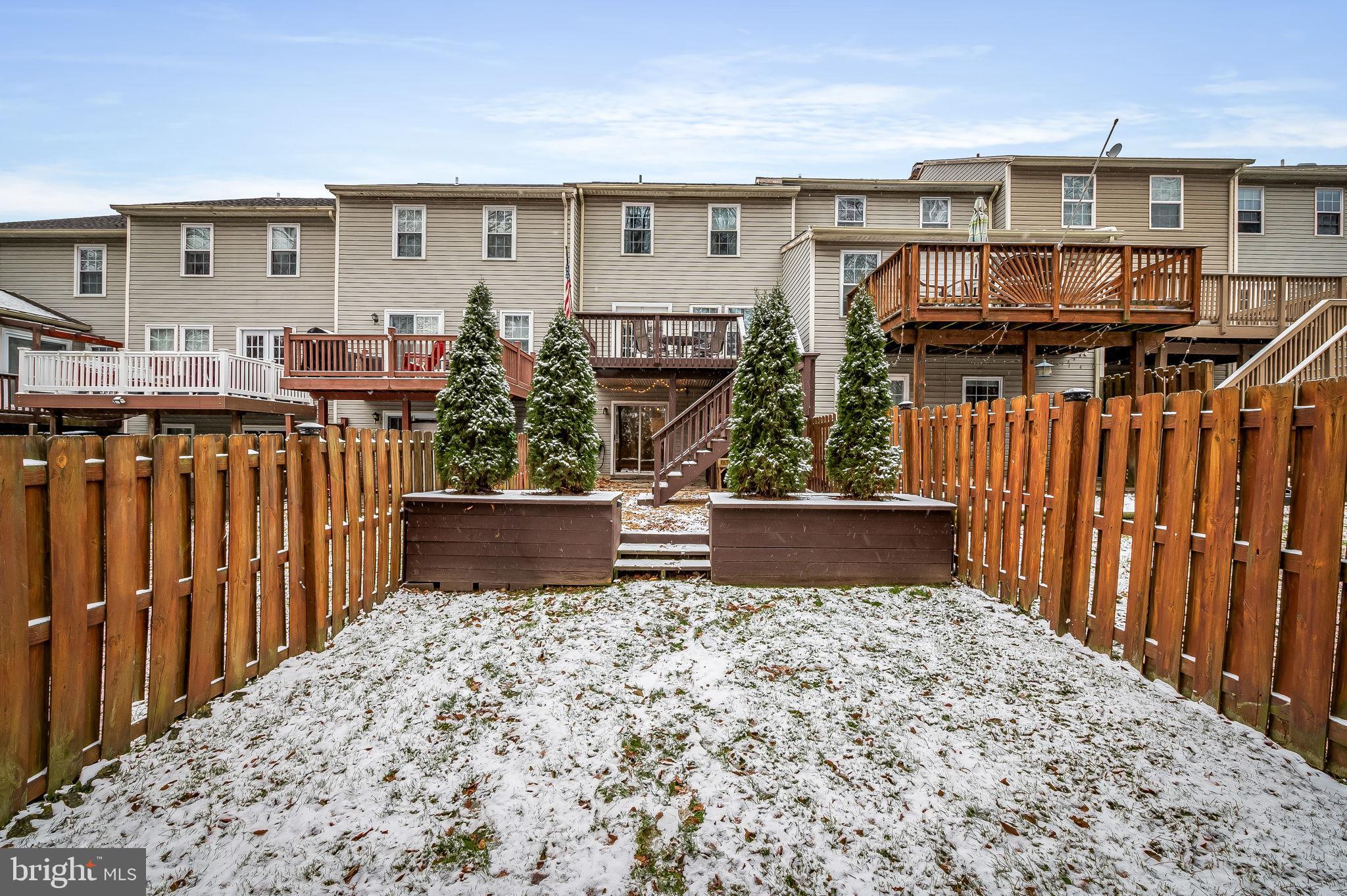 CONSTANT FRIENDSHIP - Residential