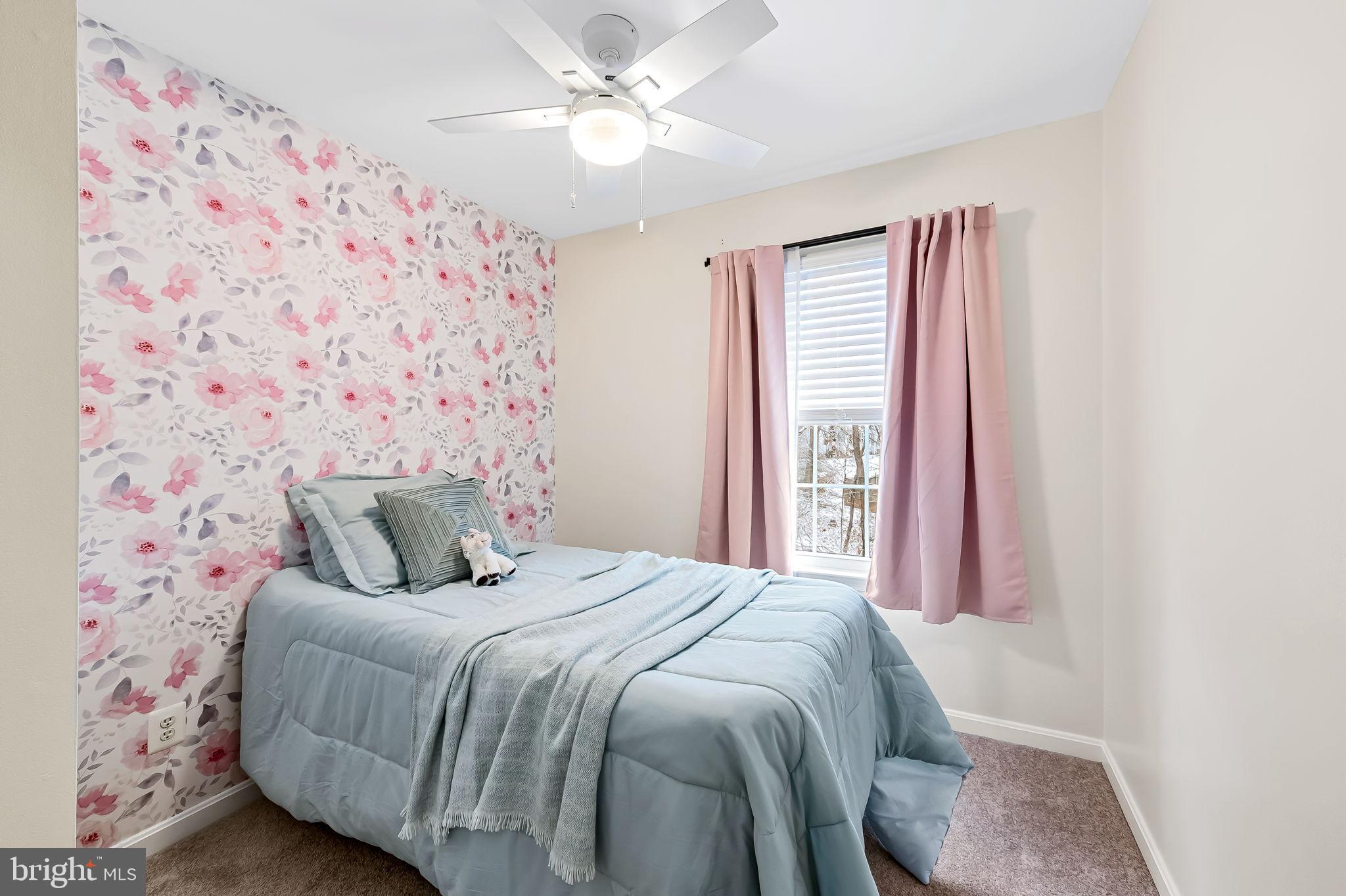 CONSTANT FRIENDSHIP - Residential