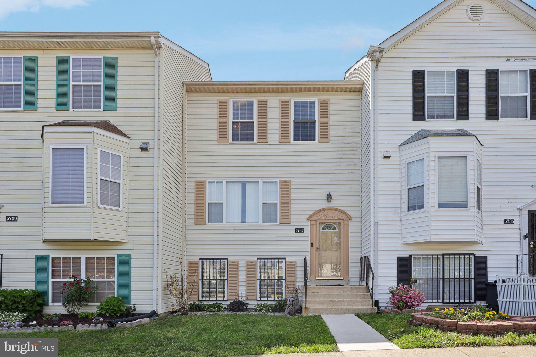 ***Multiple offers*** Highest and best due 5/24 at 6pm***Terrific 3-level townhouse offering space, style, and convenience! This 4-bedroom, 2.5-bath home features gleaming wood floors and recessed lighting on the main level, along with a sleek kitchen equipped with stainless steel appliances and a convenient powder room. Entertain or enjoy quiet evenings on the beautiful deck (2021) easily accessed from the living area. Upstairs, you'll find three comfortable bedrooms and an updated full bath. The fully renovated lower level (2024) includes a fourth bedroom, stylishly updated bathroom, spacious rec room, and private entrance to patio and back yard—perfect for house guests or additional living space.
Fantastic location with multiple bus stops and Metro nearby. Community amenities include a dog park, tennis court, and biking/walking path. Just a 5-minute drive to Federal Center!