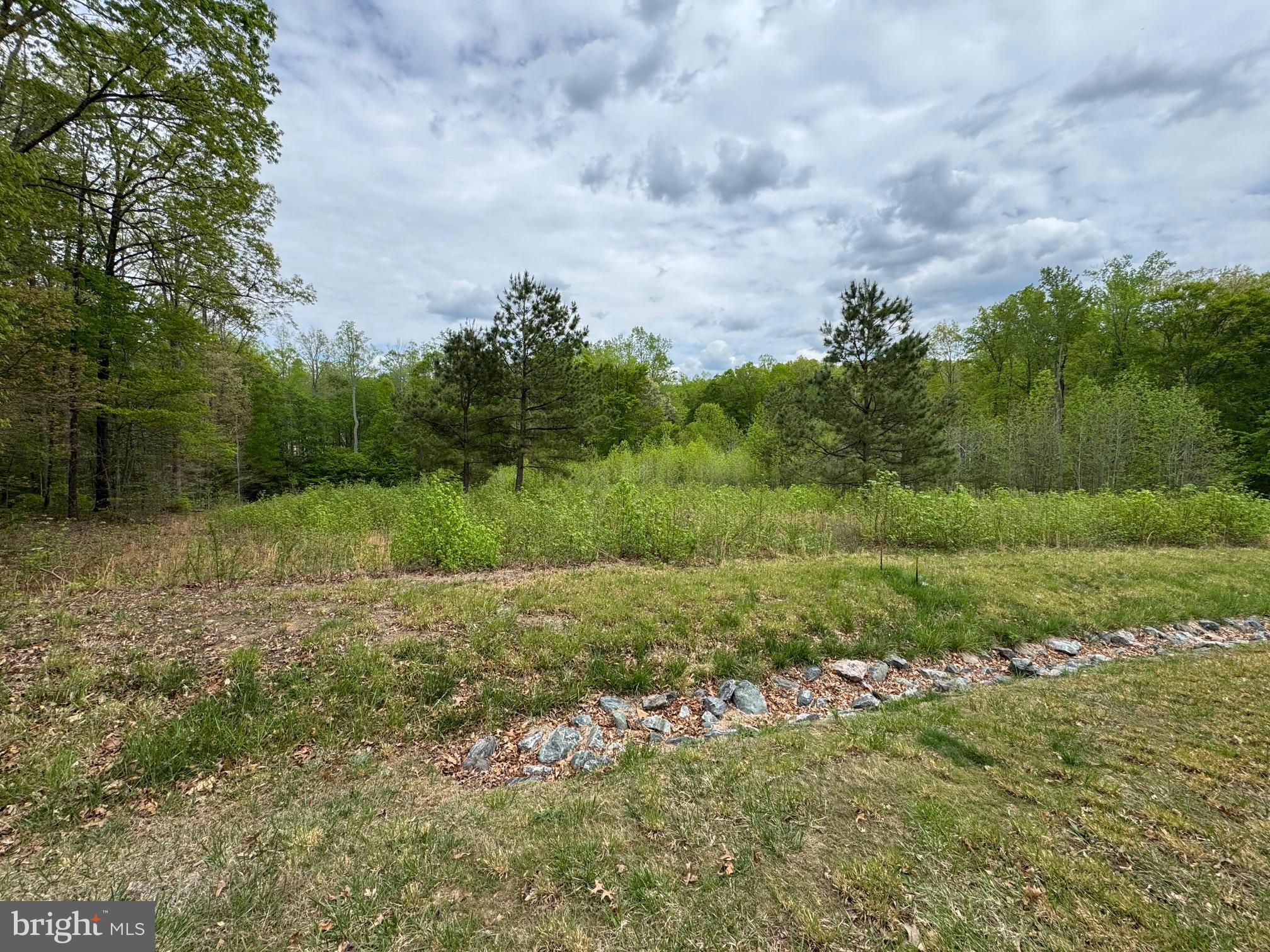 NOAH'S LANDING - Land