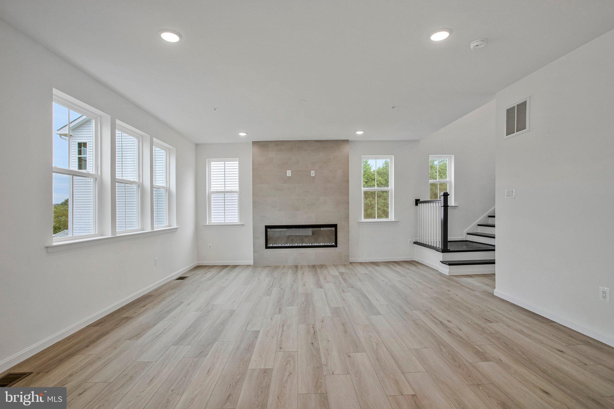 ROBERTS CROSSING - Residential