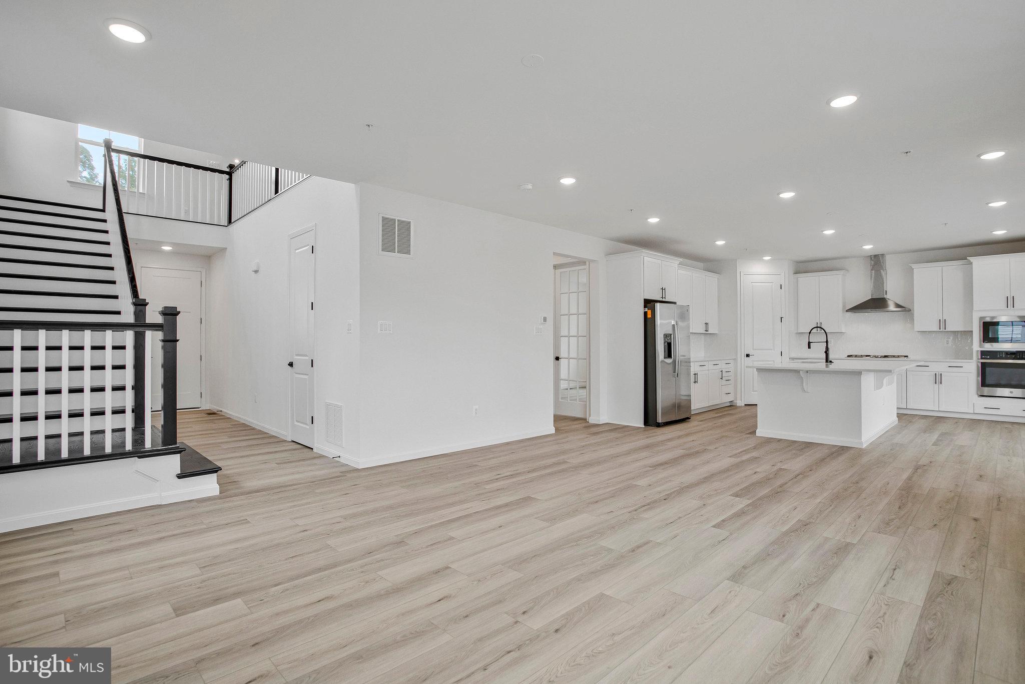 ROBERTS CROSSING - Residential