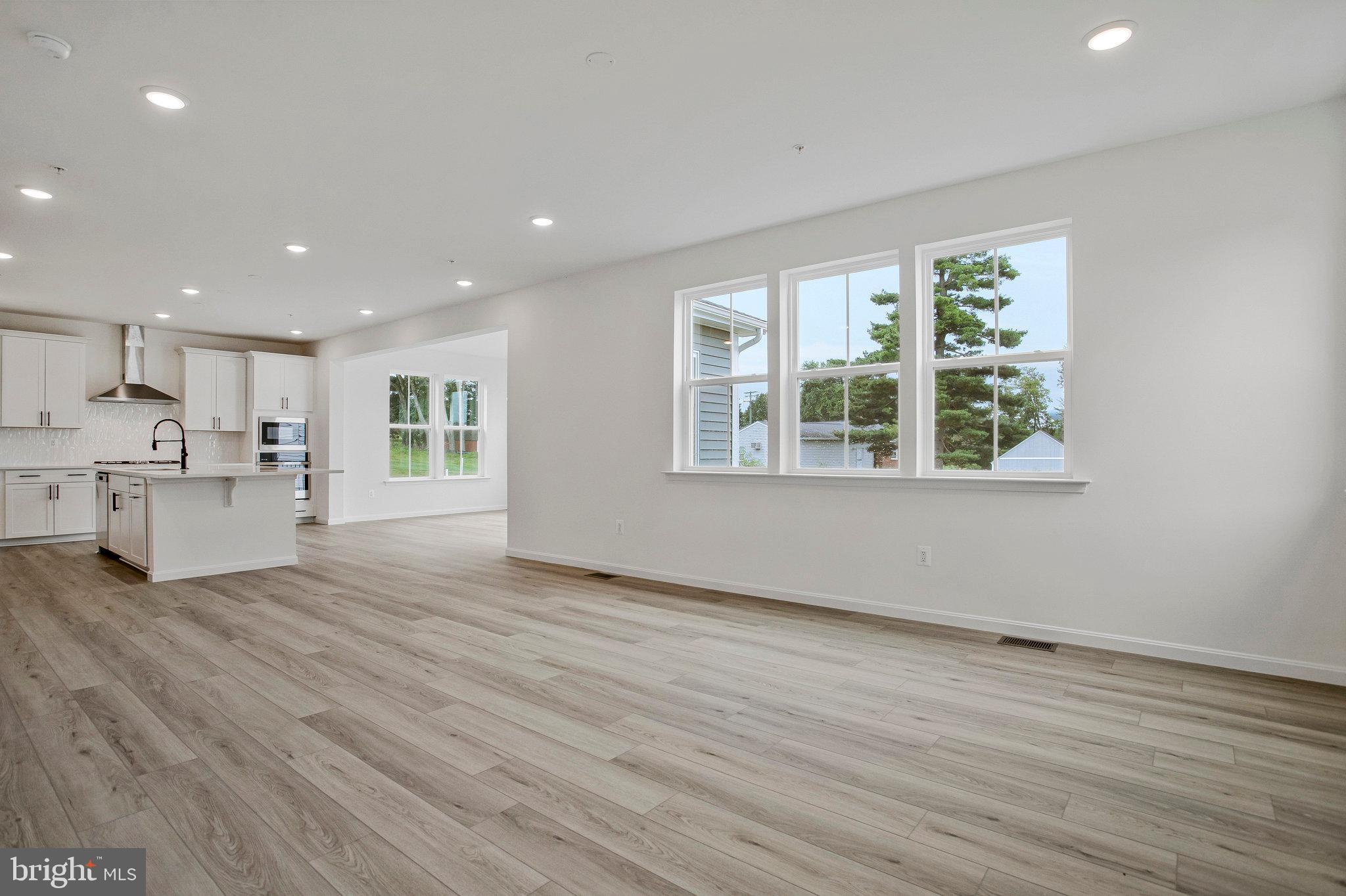 ROBERTS CROSSING - Residential