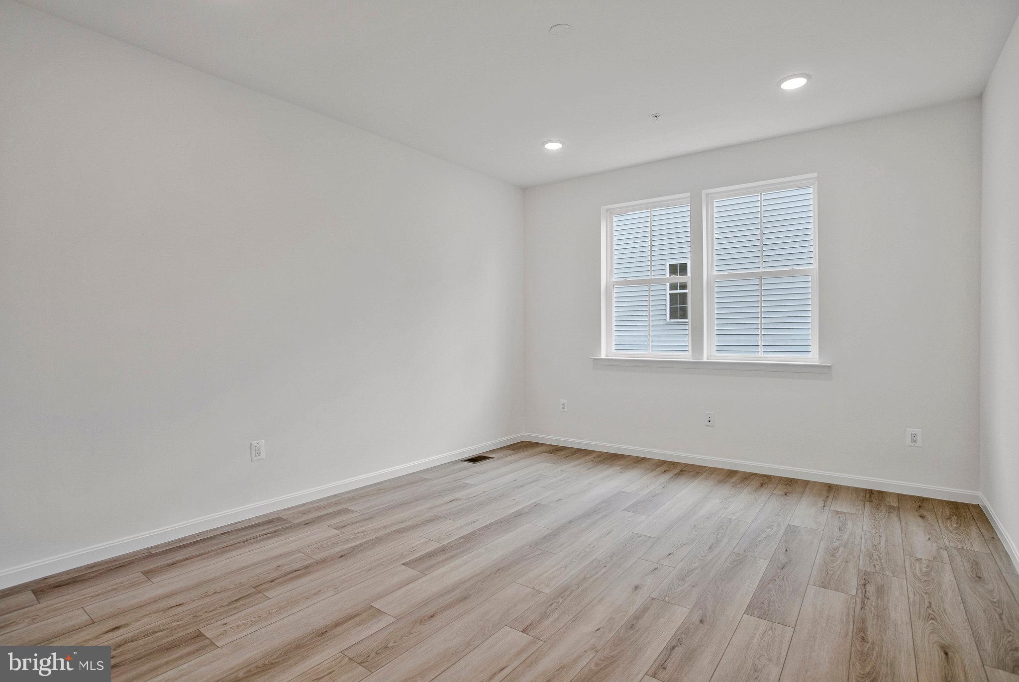 ROBERTS CROSSING - Residential