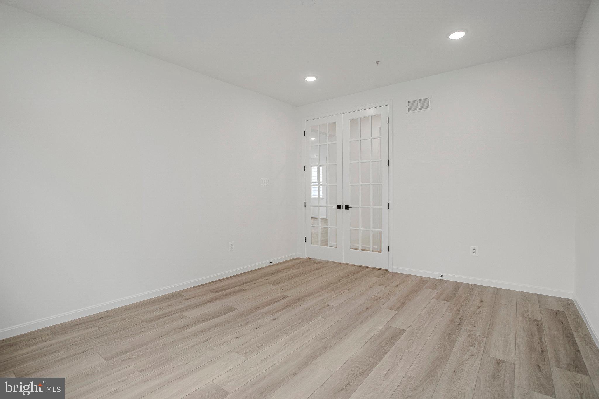 ROBERTS CROSSING - Residential