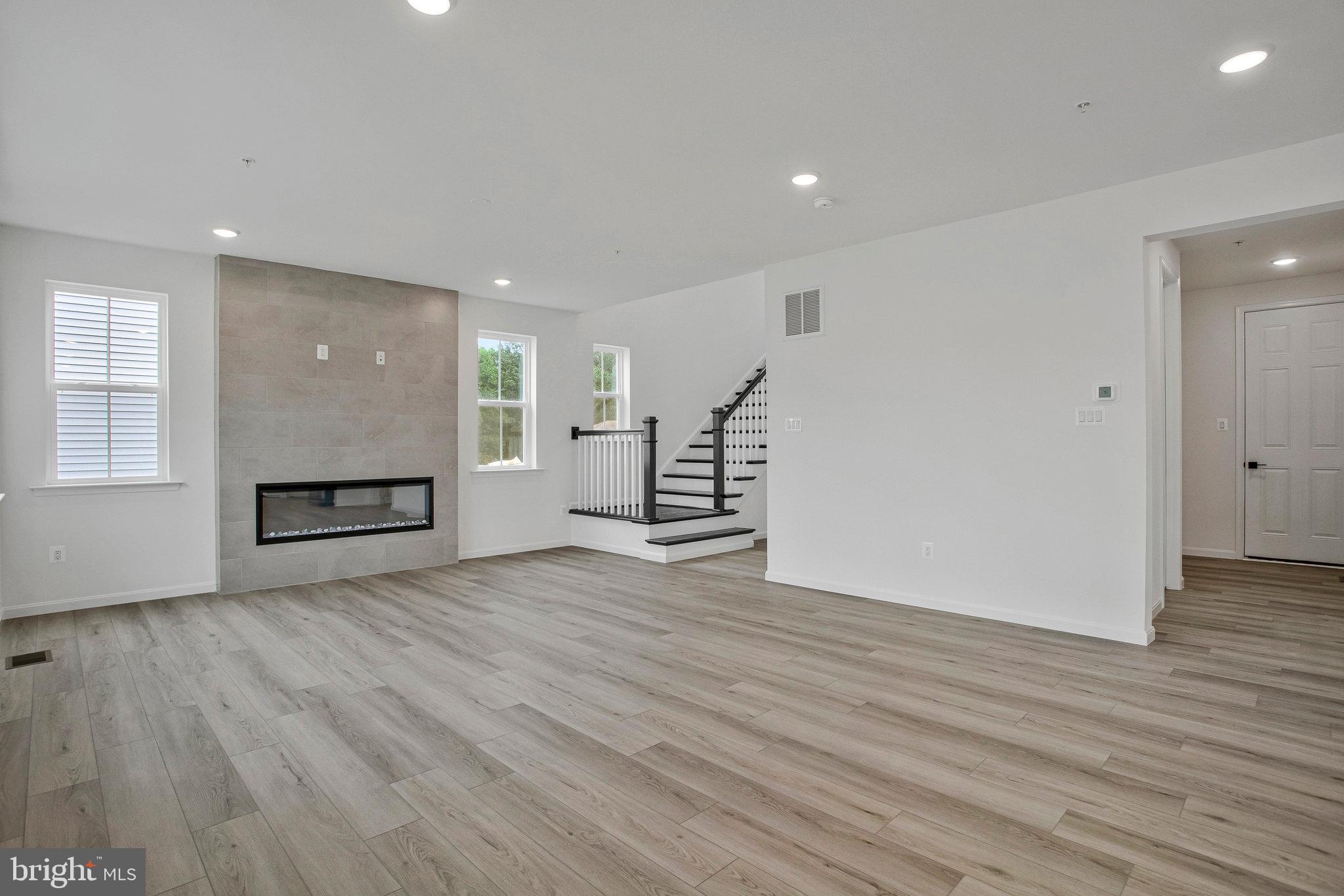 ROBERTS CROSSING - Residential