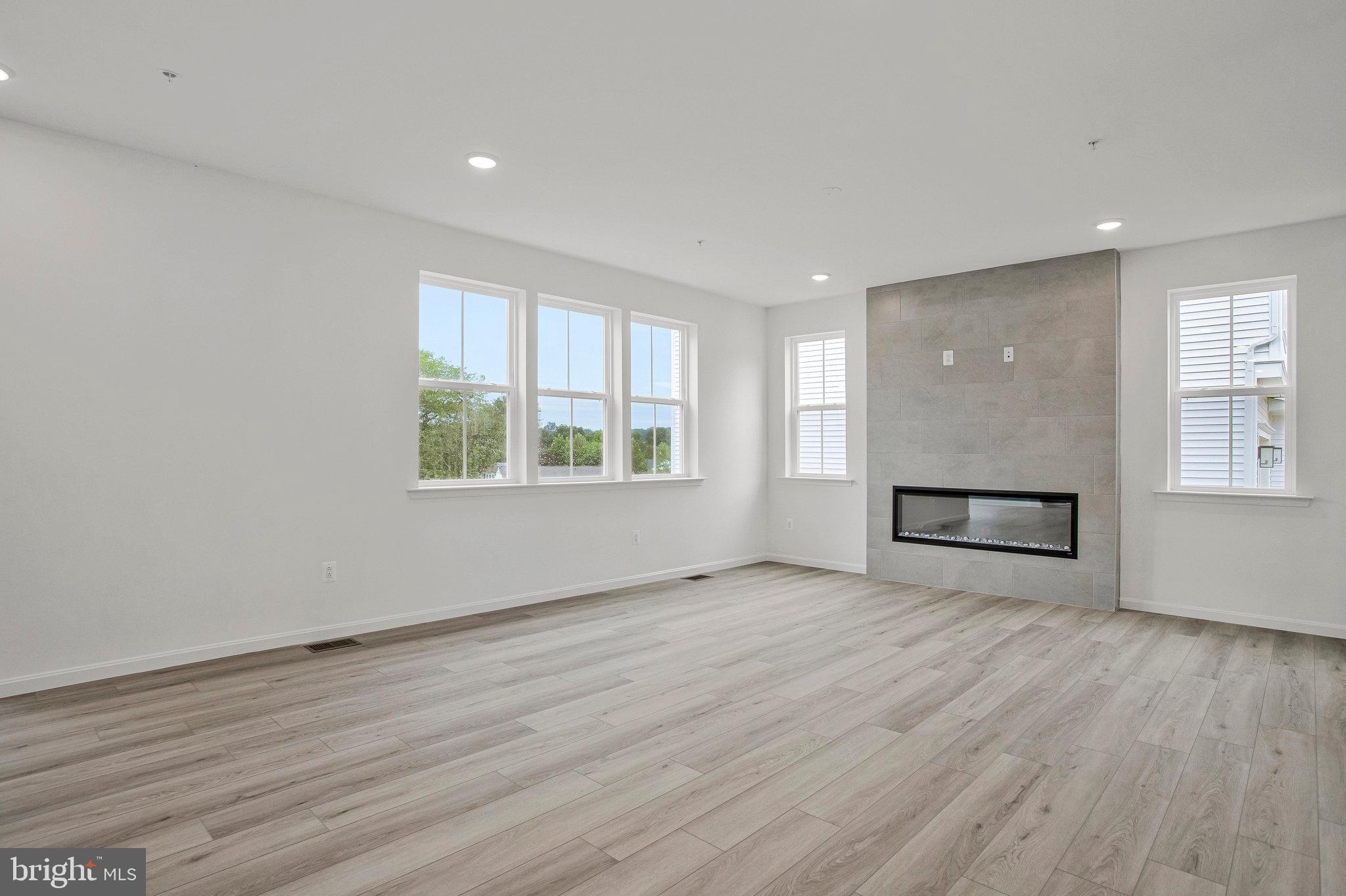 ROBERTS CROSSING - Residential