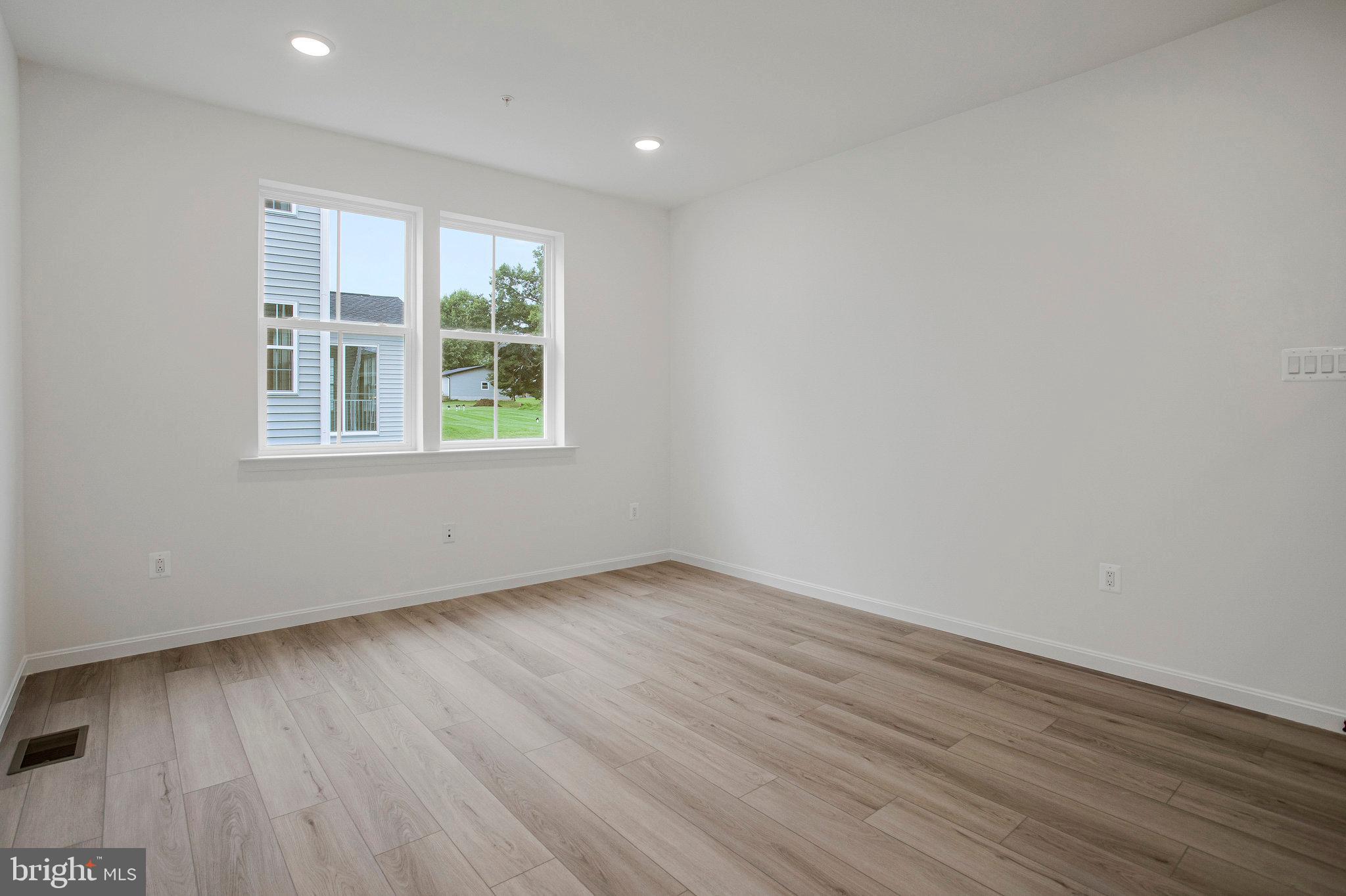 ROBERTS CROSSING - Residential