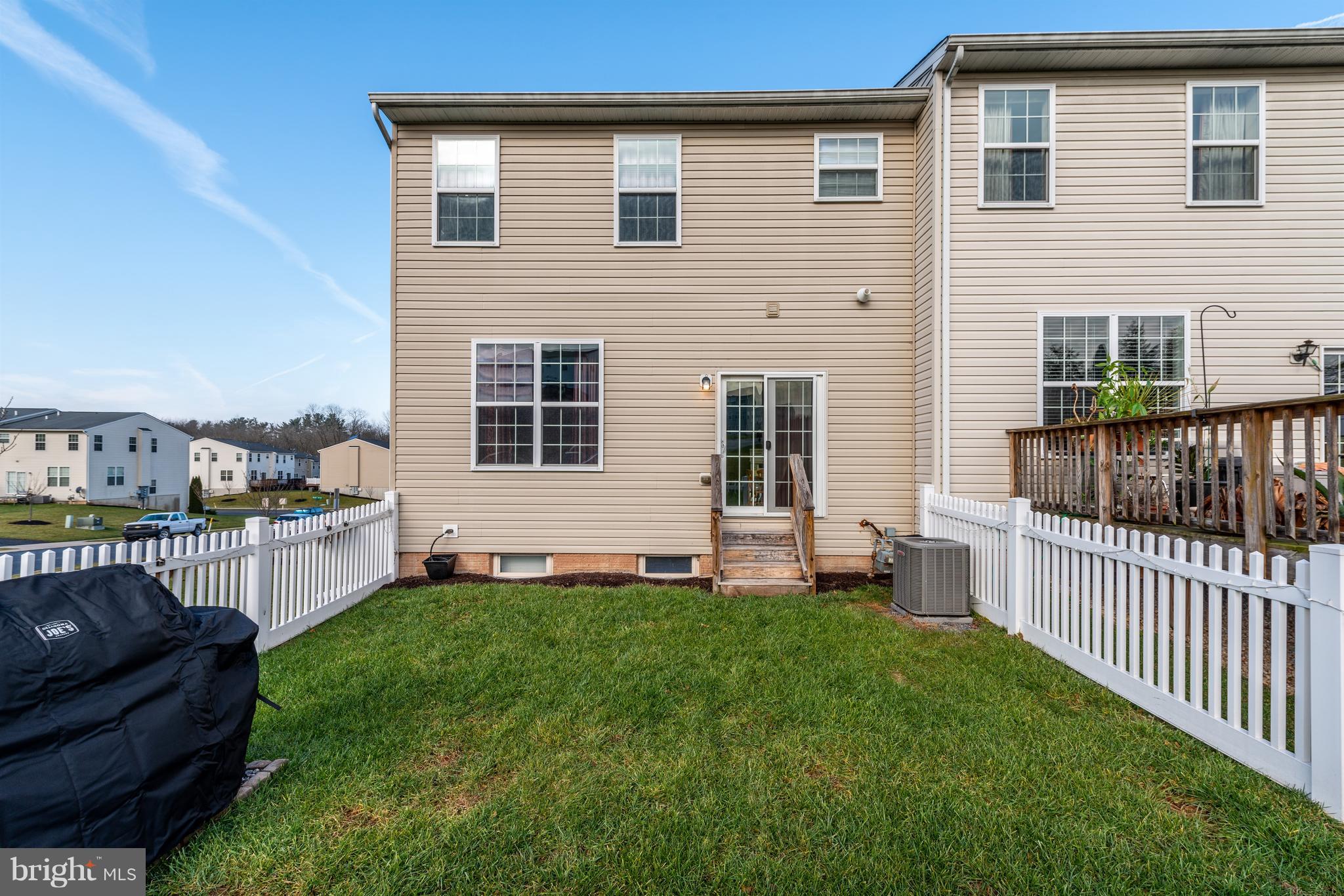 IRON BRIDGE LANDING - Residential