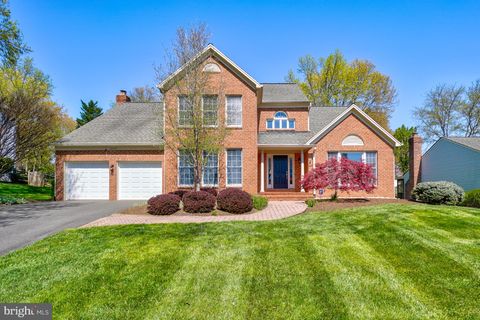 Photo of 15253 Surrey House Way, CENTREVILLE, VA 20120 (MLS # VAFX2302358)