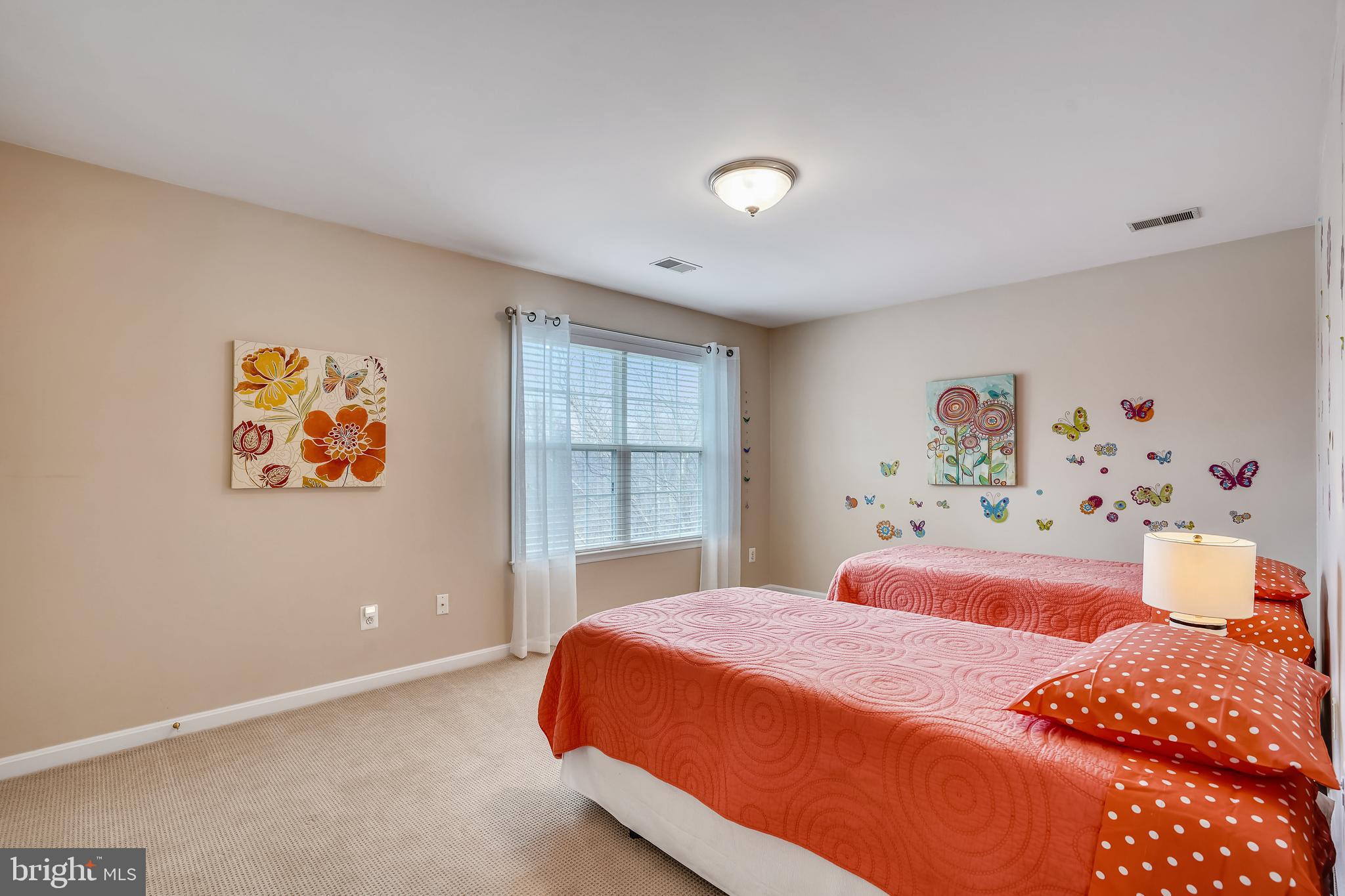 LOWES ISLAND/CASCADES - Residential