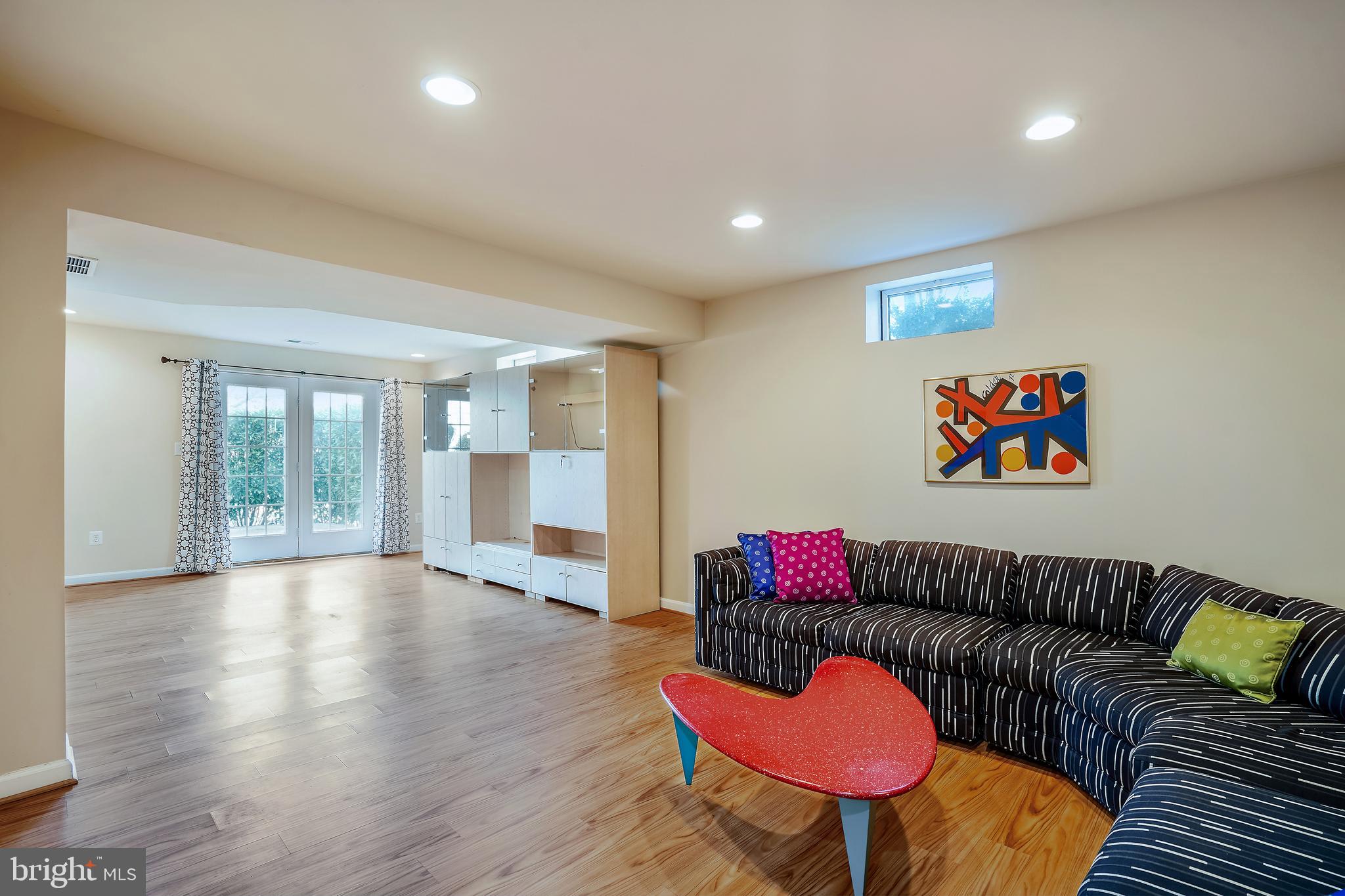 LOWES ISLAND/CASCADES - Residential