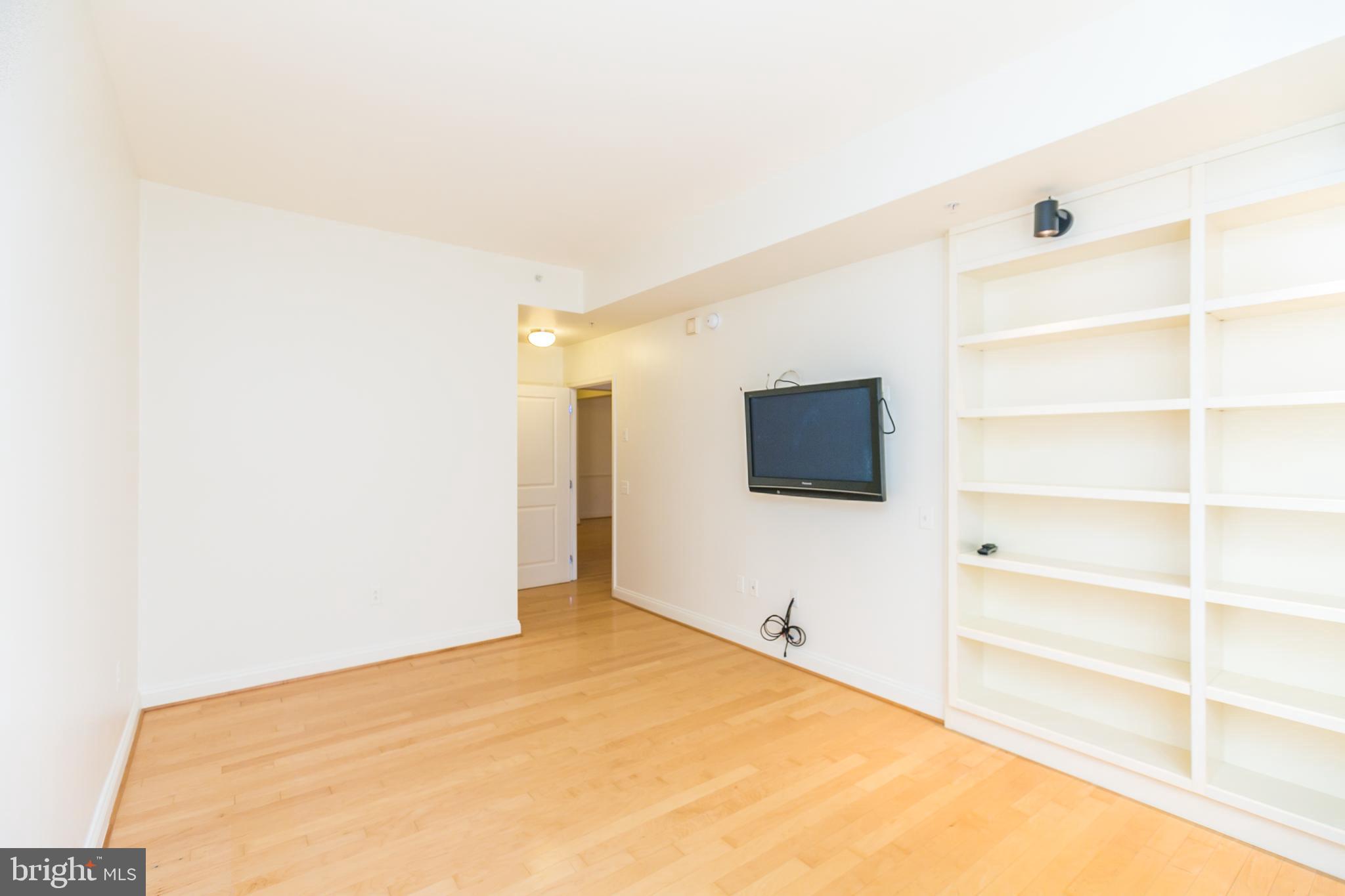 HARBOR EAST - Residential